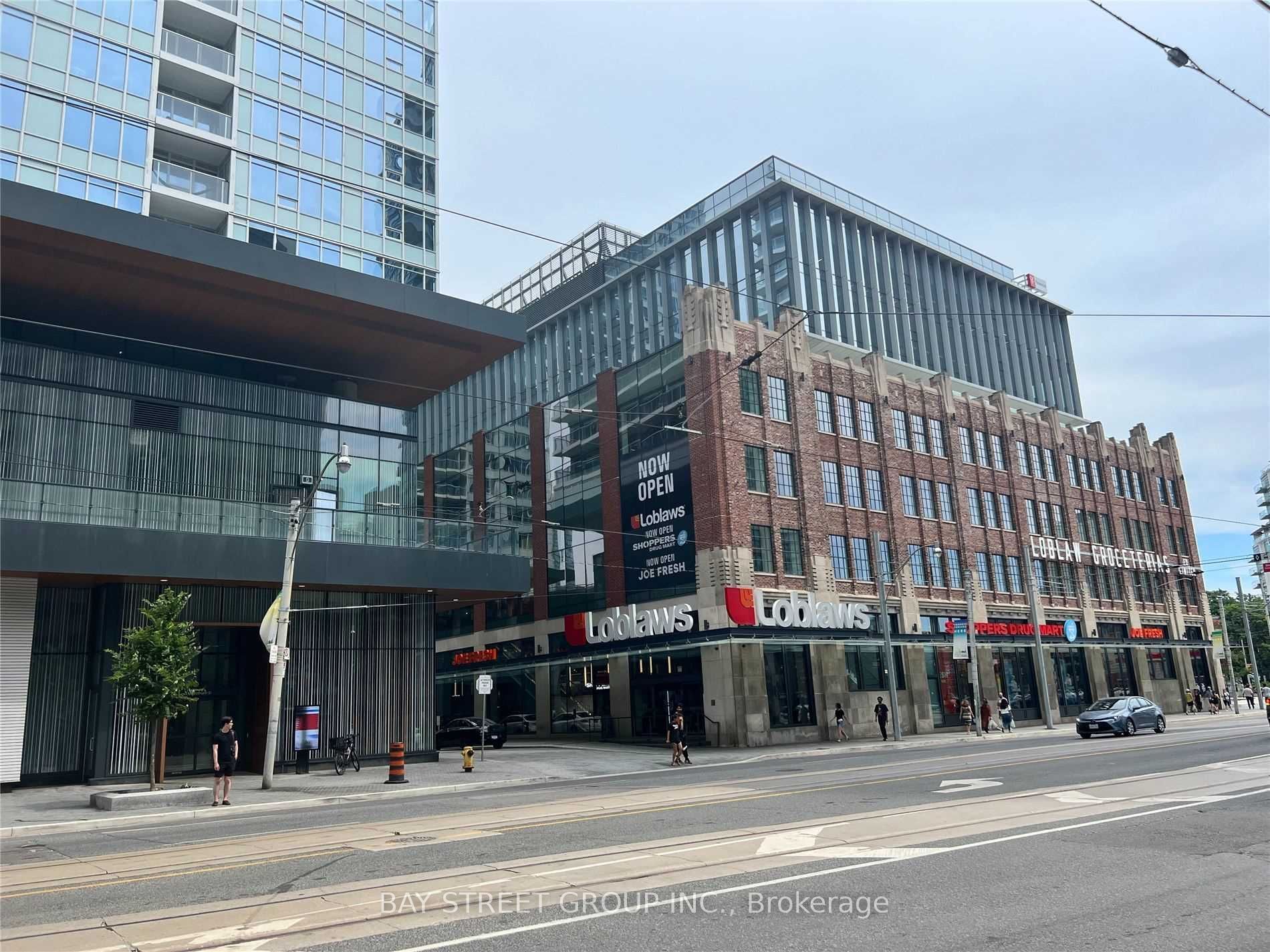 17 Bathurst Street 903, Toronto, ON M5V 0N1 photo 3