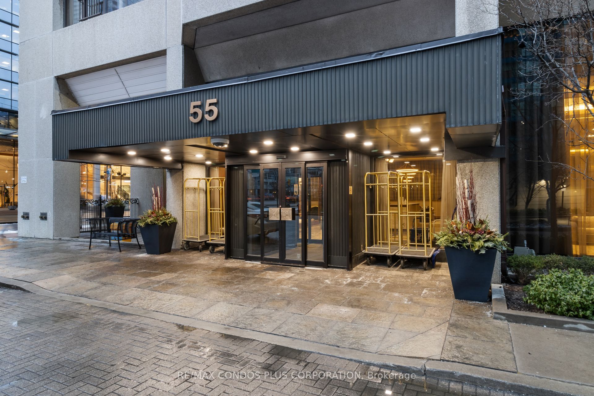 55 Harbour Square 3517, Toronto, ON M5J 2L1 photo 2