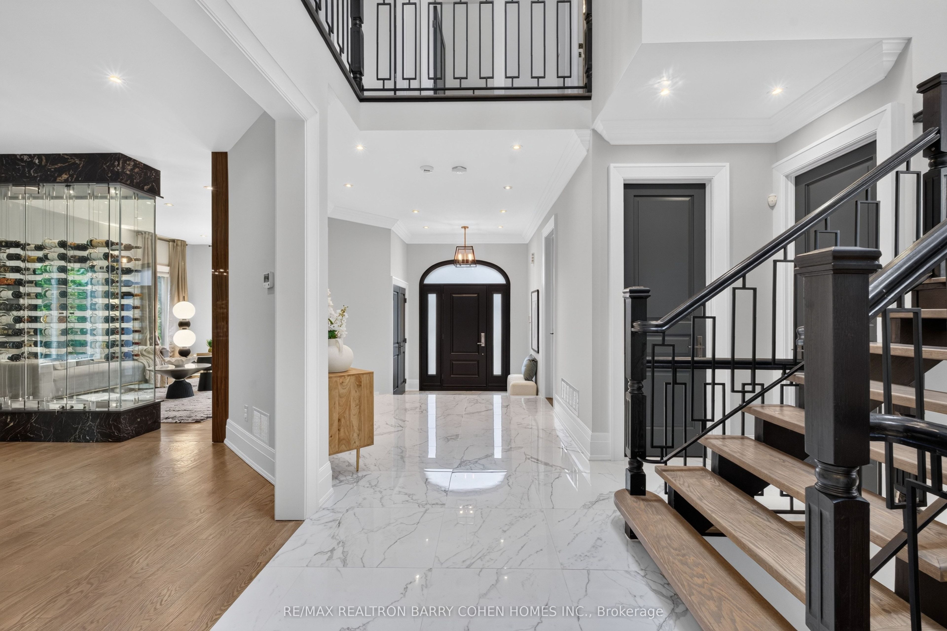 33 Munro Boulevard, Toronto, ON M2P 1C1 photo 3