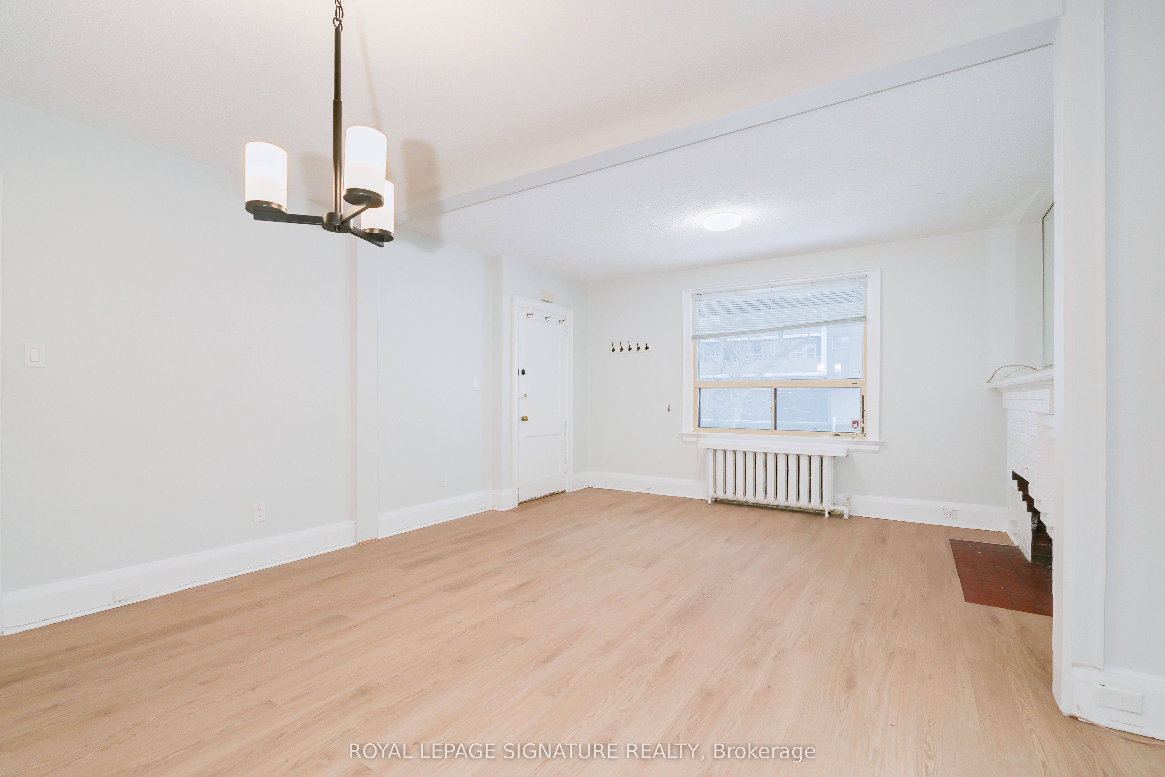 27 Hillsboro Avenue Unit 2, Toronto, ON M5R 1S6 photo 3
