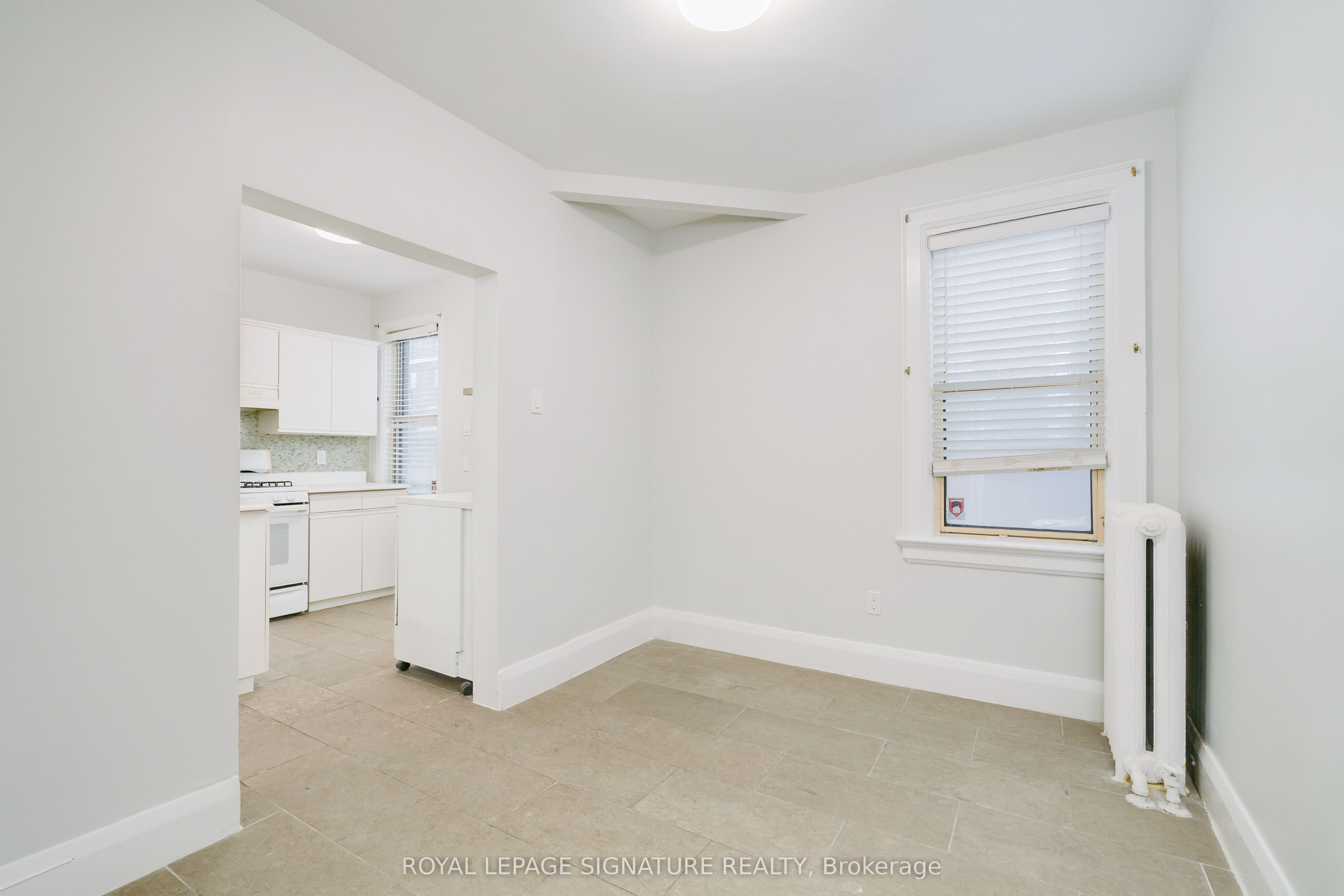 27 Hillsboro Avenue Unit 2, Toronto, ON M5R 1S6 photo 4