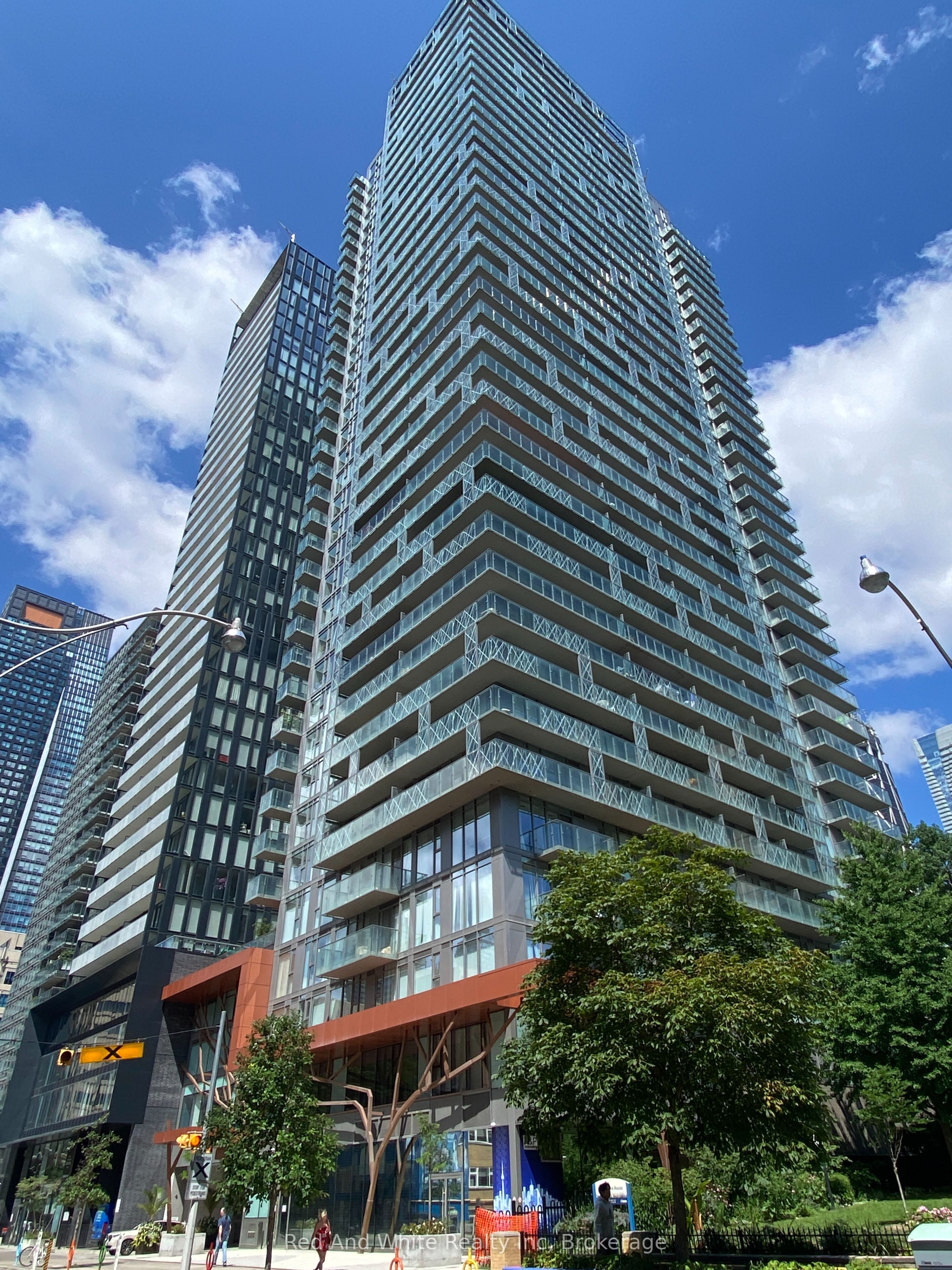 50 Wellesley Street E 3207, Toronto, ON M4Y 0C8 photo 2
