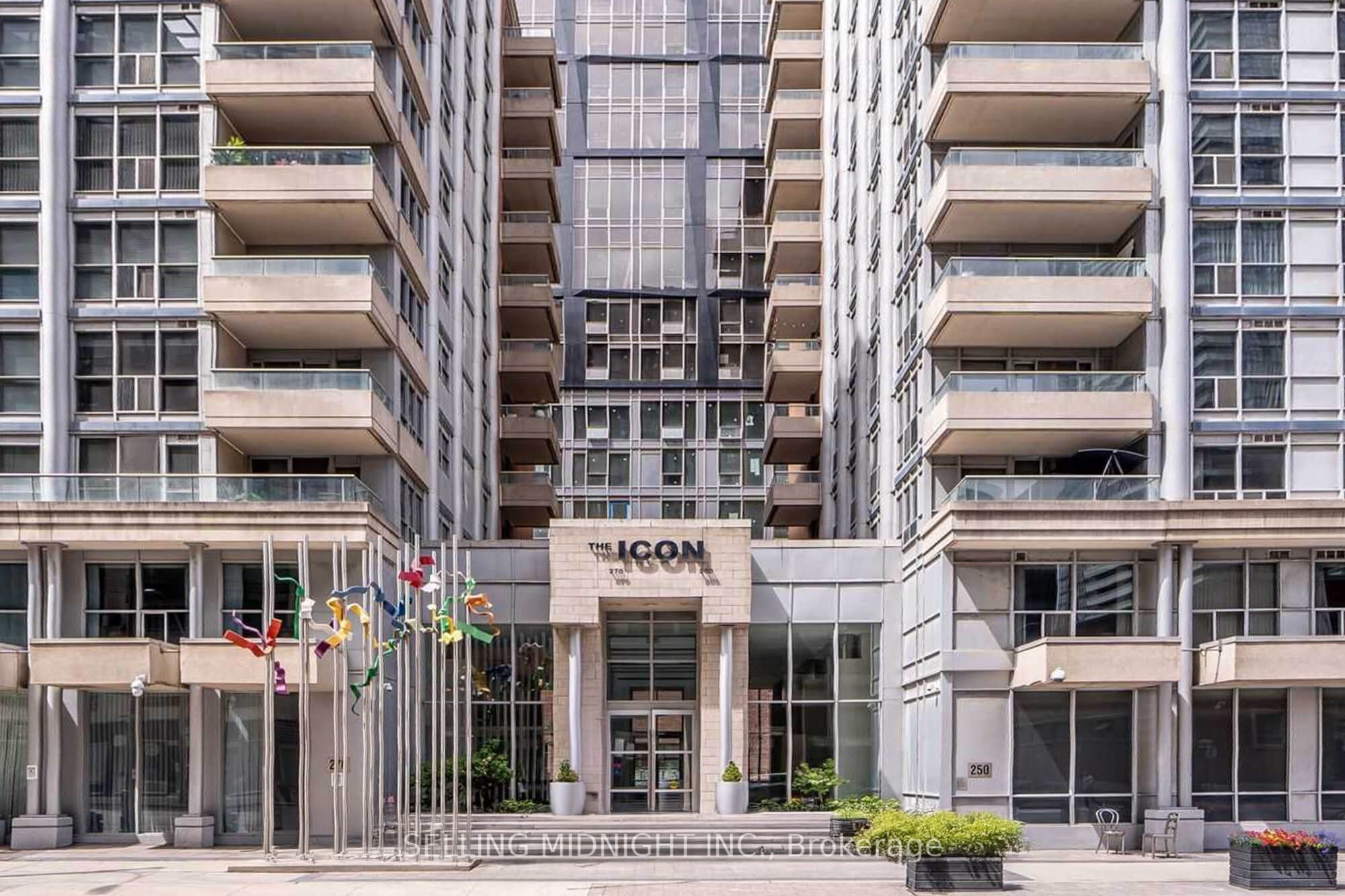 270 Wellington Street W 502, Toronto, ON M5V 3P5