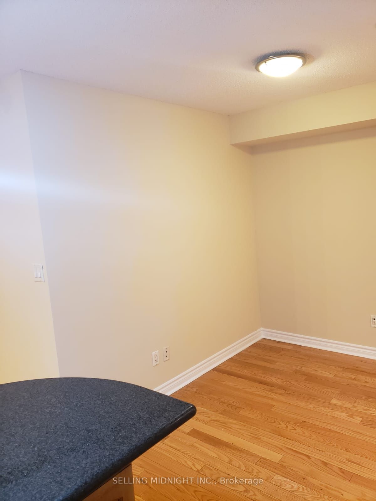 270 Wellington Street W 502, Toronto, ON M5V 3P5 photo 4