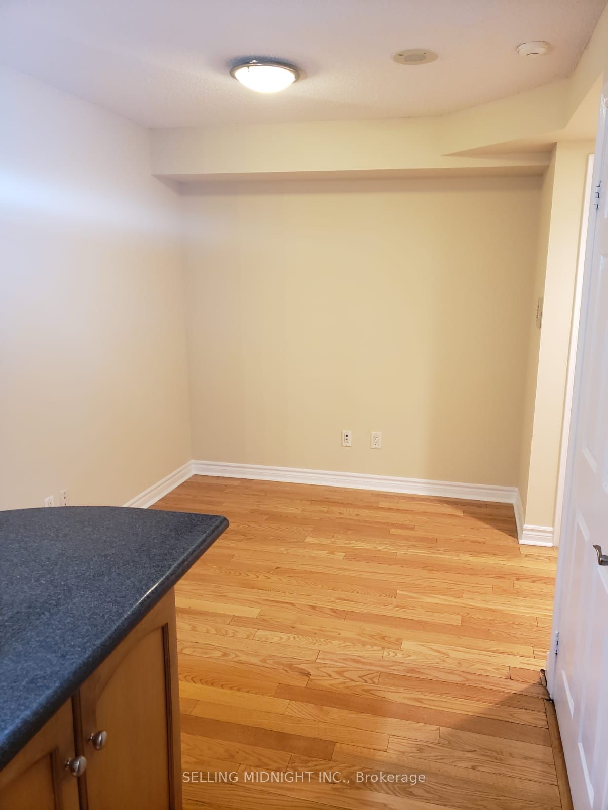 270 Wellington Street W 502, Toronto, ON M5V 3P5 photo 5