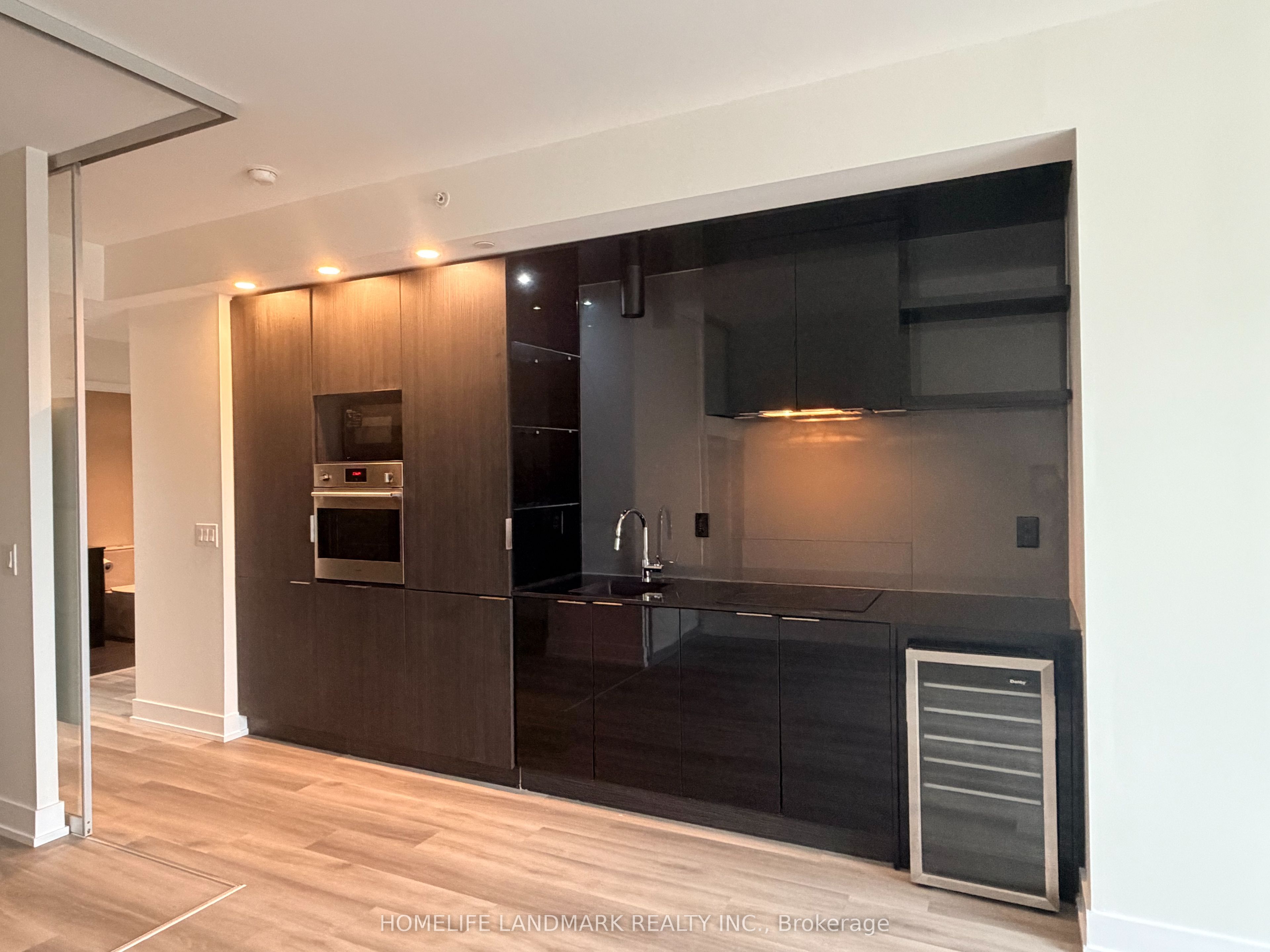 70 Temperance Street 3701, Toronto, ON M5H 4E8 photo 3