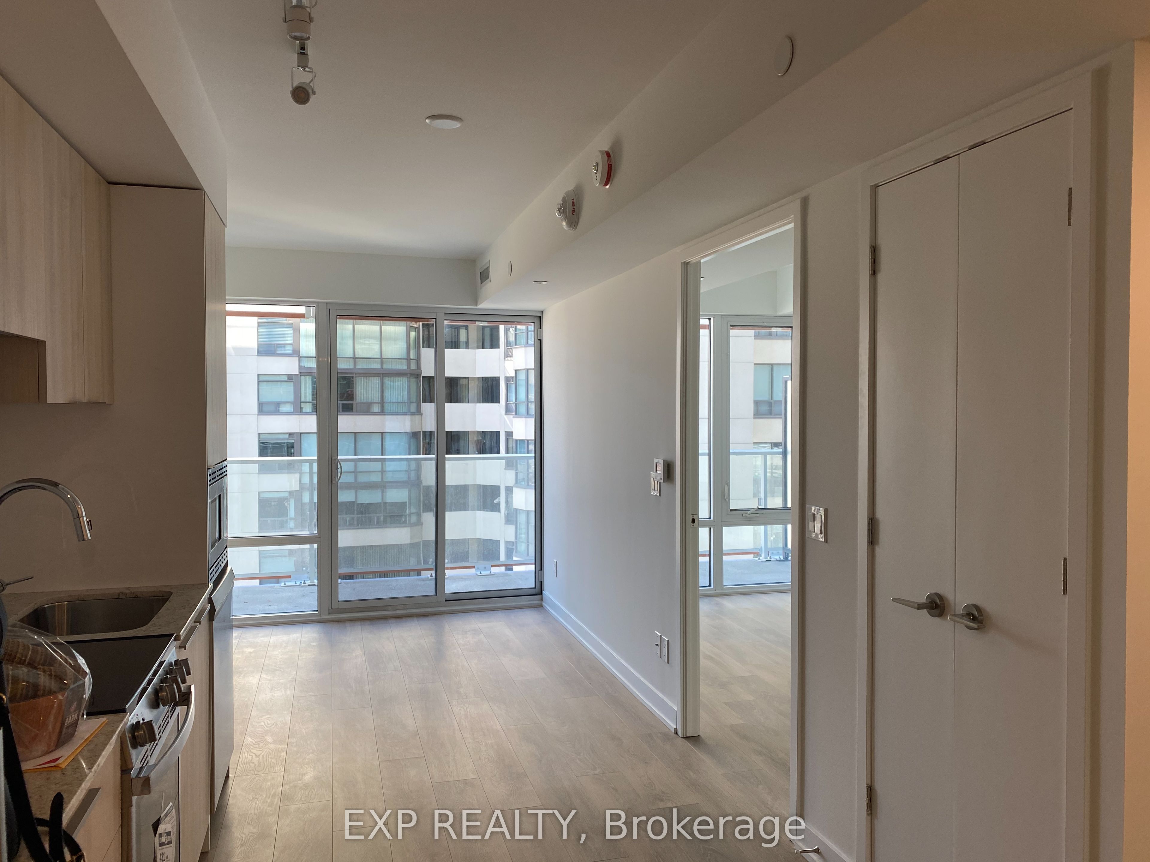18 Maitland Terrace 913, Toronto, ON M4Y 0H2 photo 3