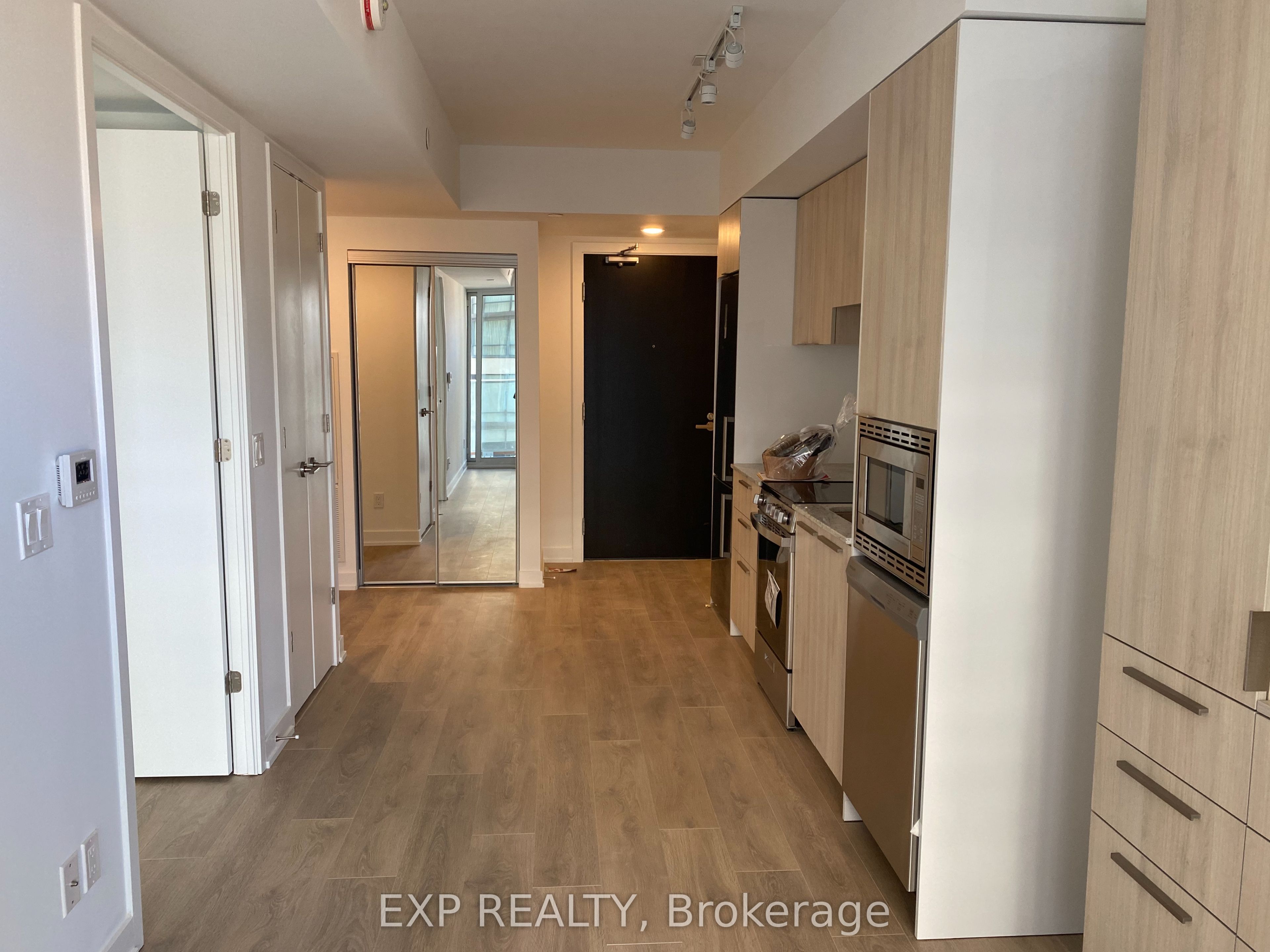18 Maitland Terrace 913, Toronto, ON M4Y 0H2 photo 4