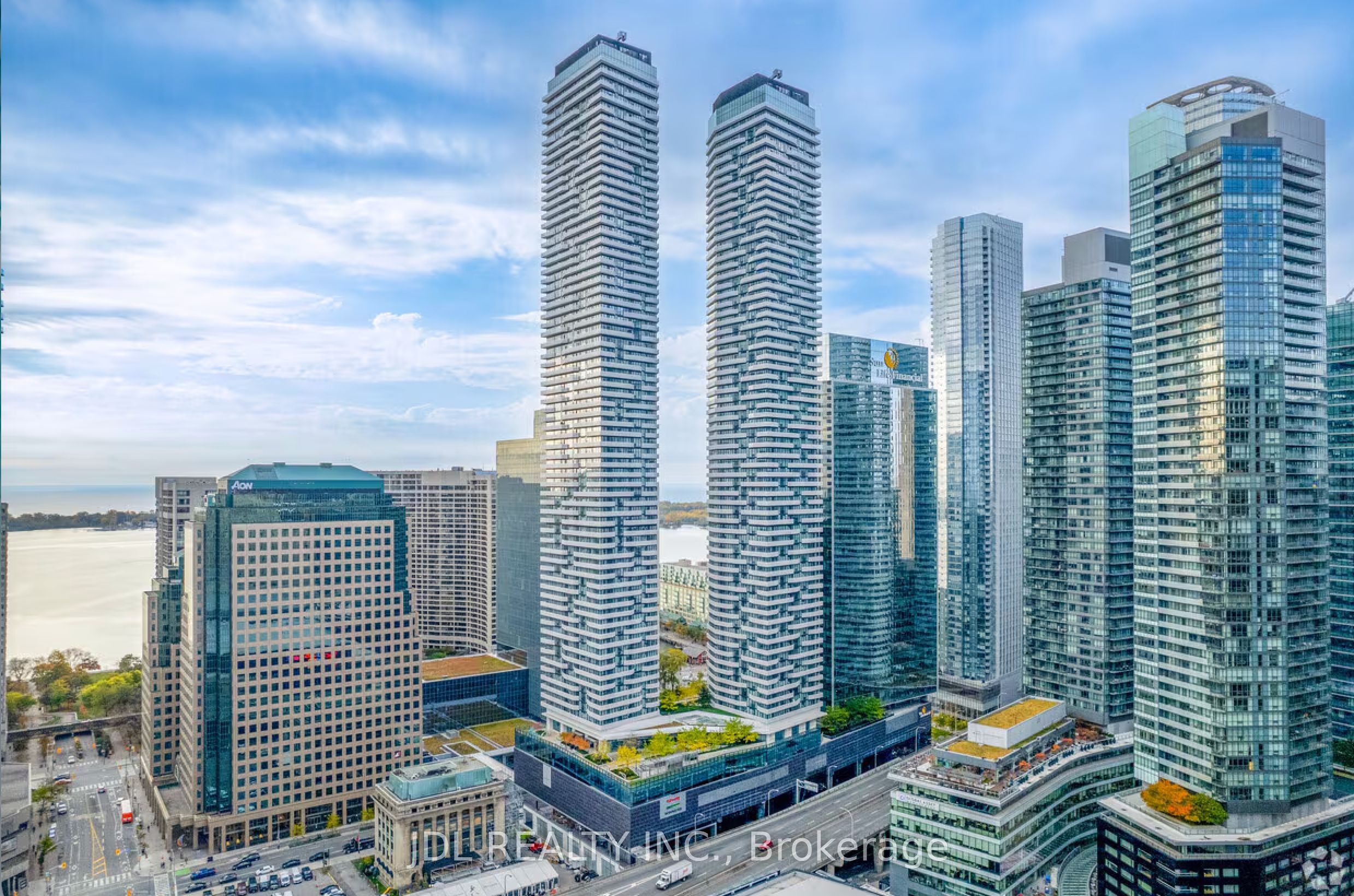 88 Harbour Street 1705, Toronto, ON M5J 0C3 photo 2