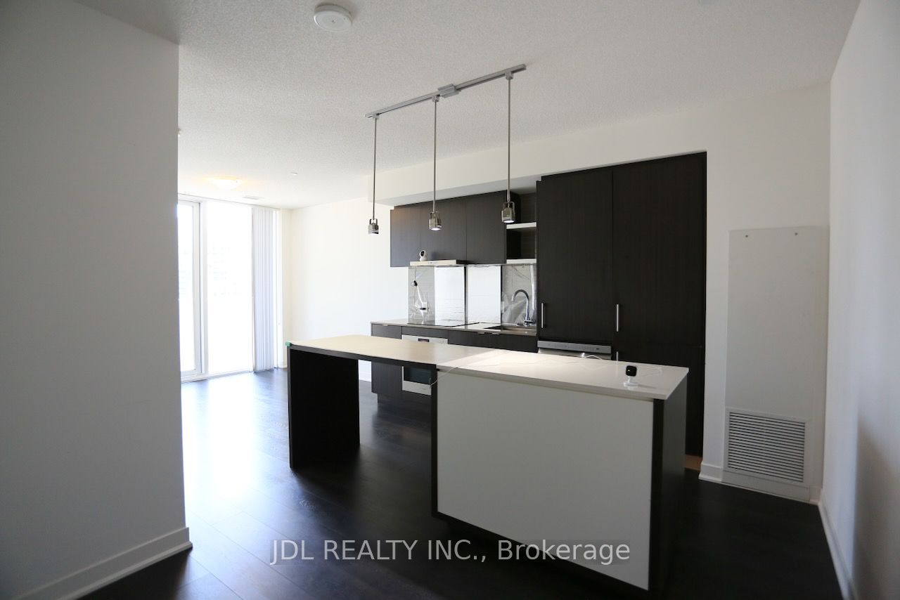 88 Harbour Street 1705, Toronto, ON M5J 0C3 photo 3