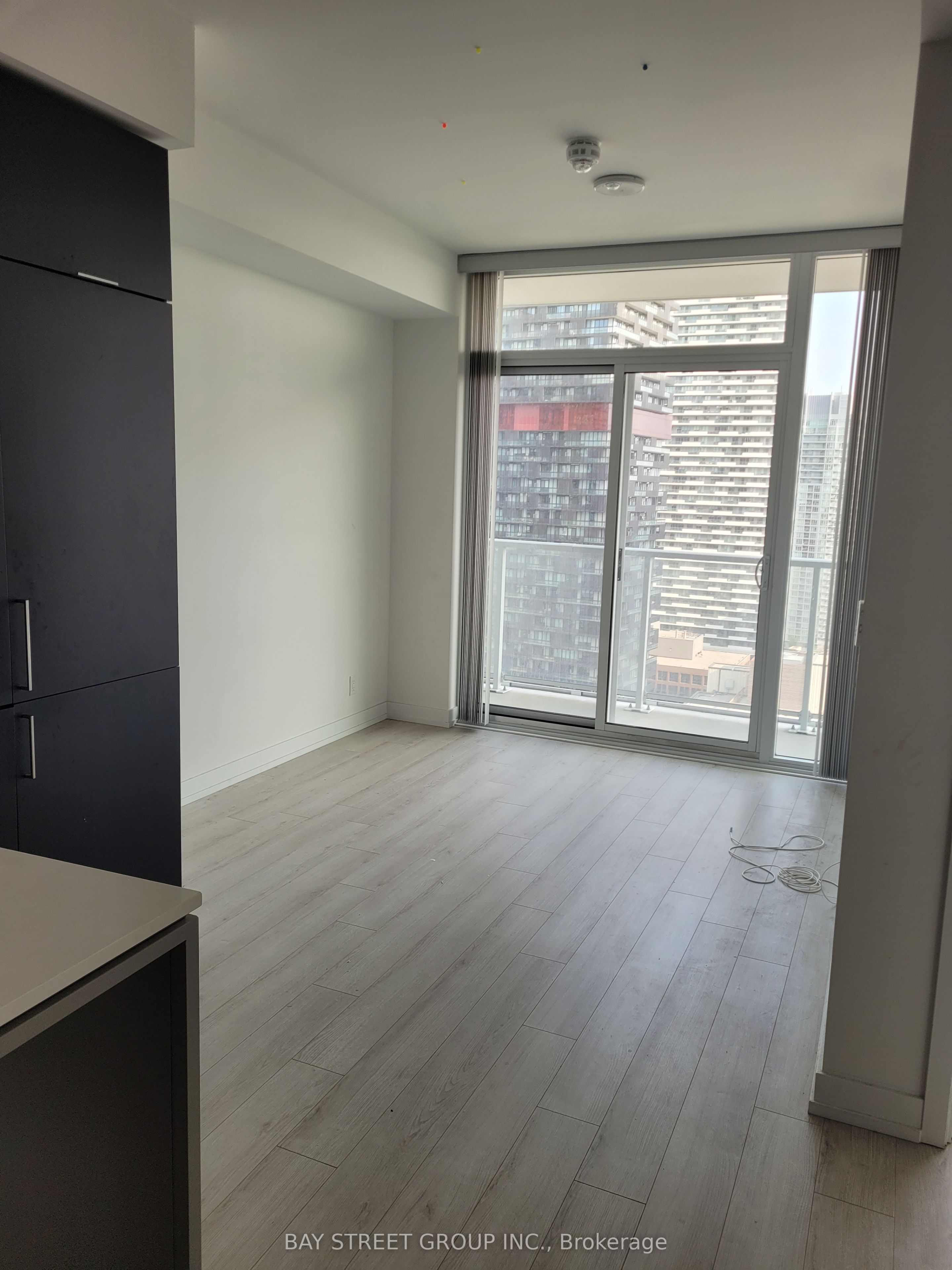 33 Helendale Avenue 2108, Toronto, ON M4R 0A4 photo 3
