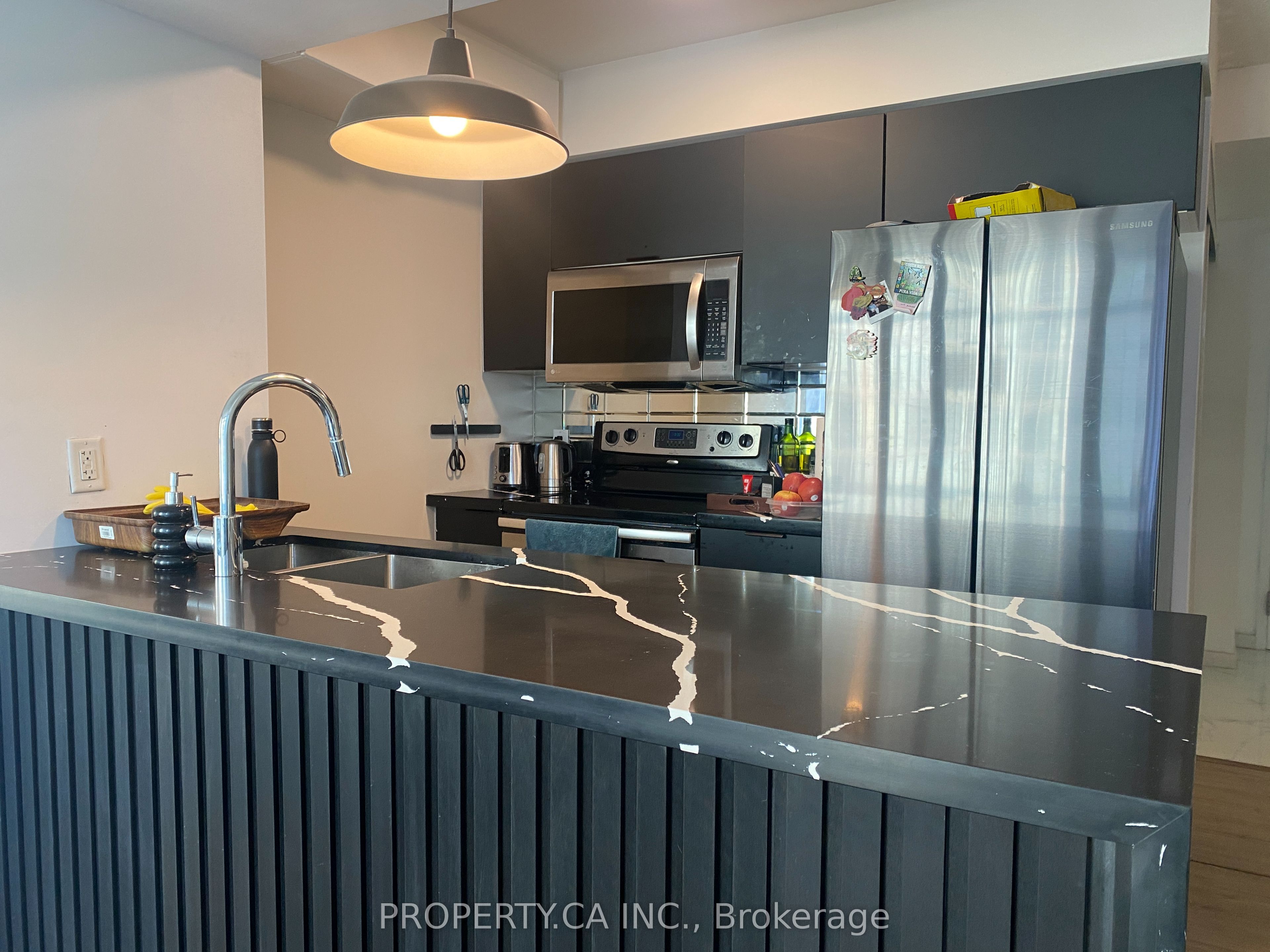 38 Grenville Street 602, Toronto, ON M4Y 1A5