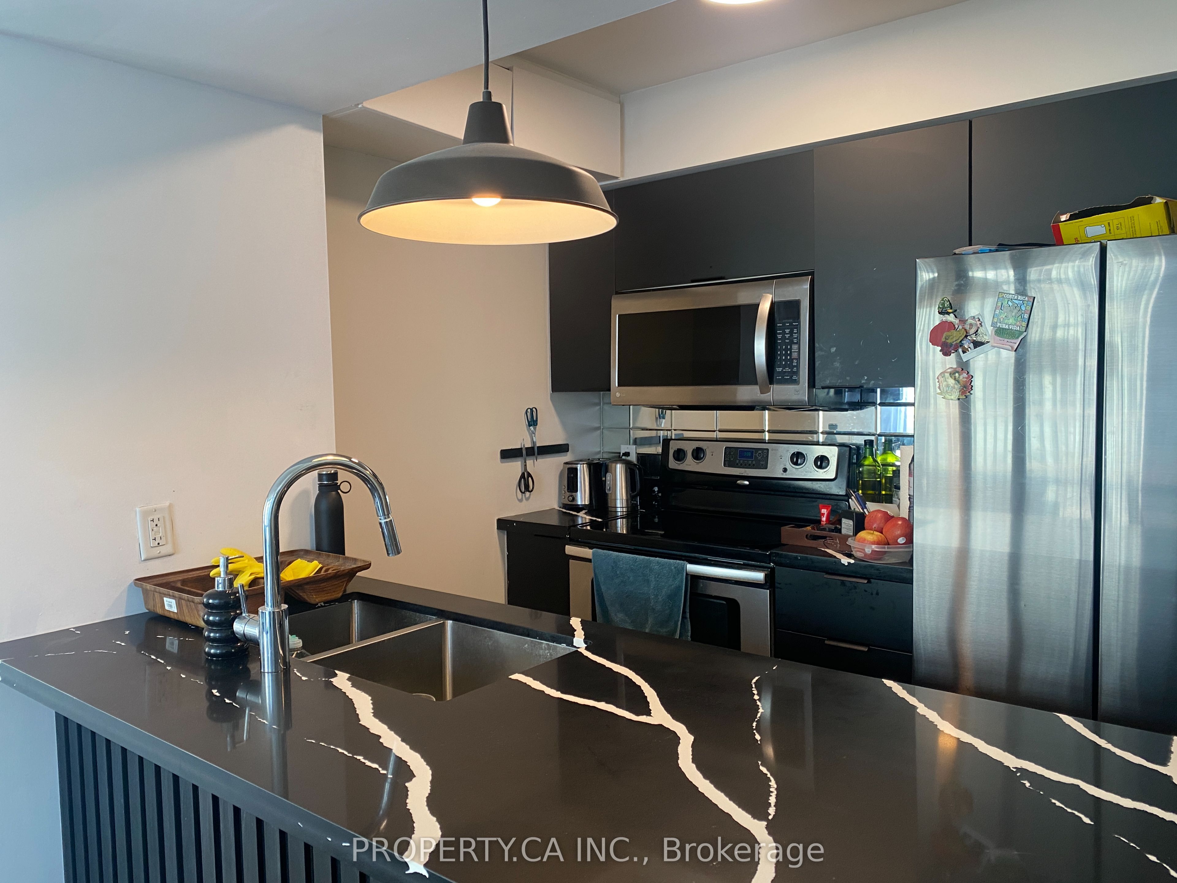 38 Grenville Street 602, Toronto, ON M4Y 1A5 photo 4