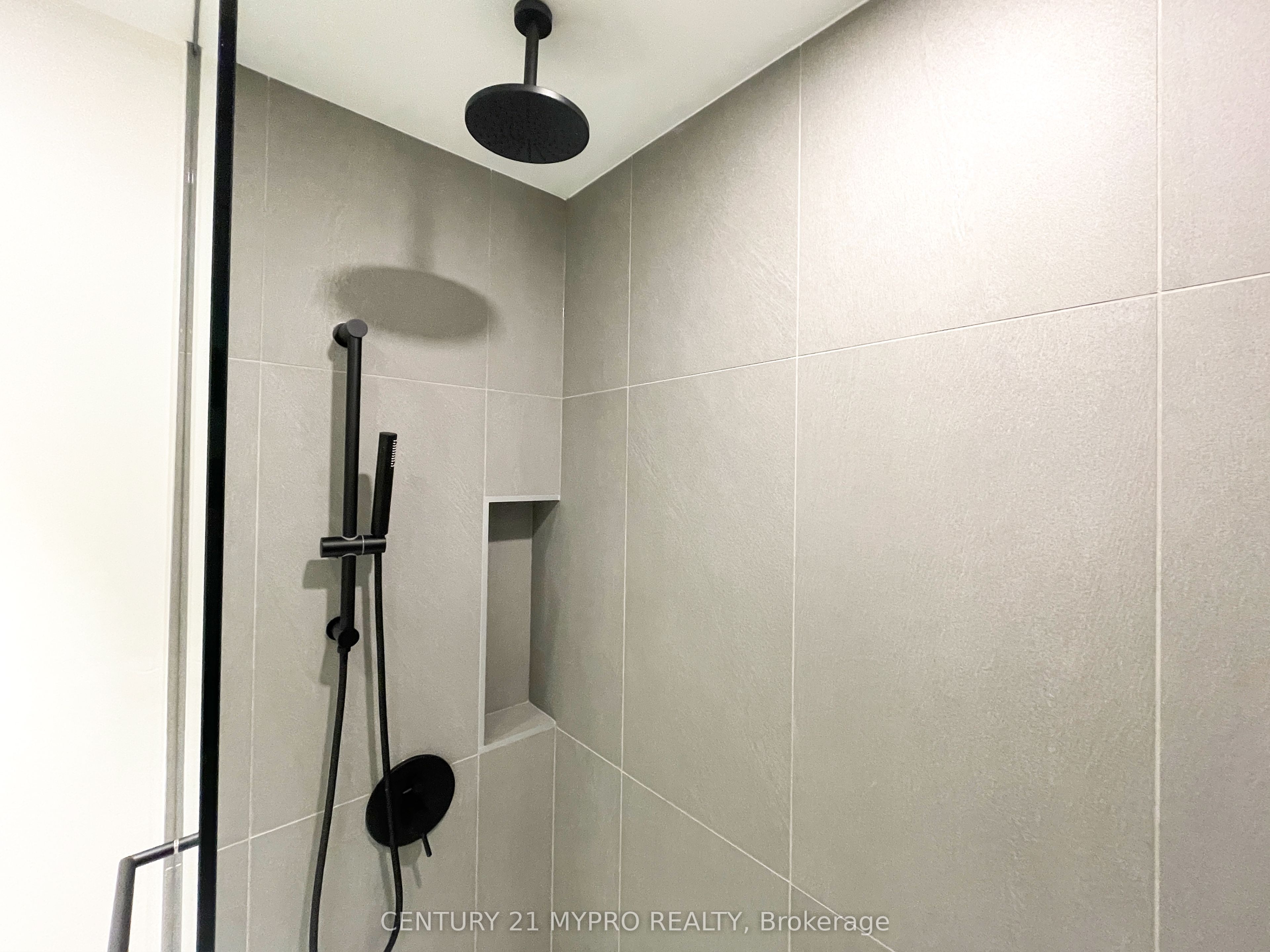 55 Charles Street E 2111, Toronto, ON M4Y 0J1 photo 3