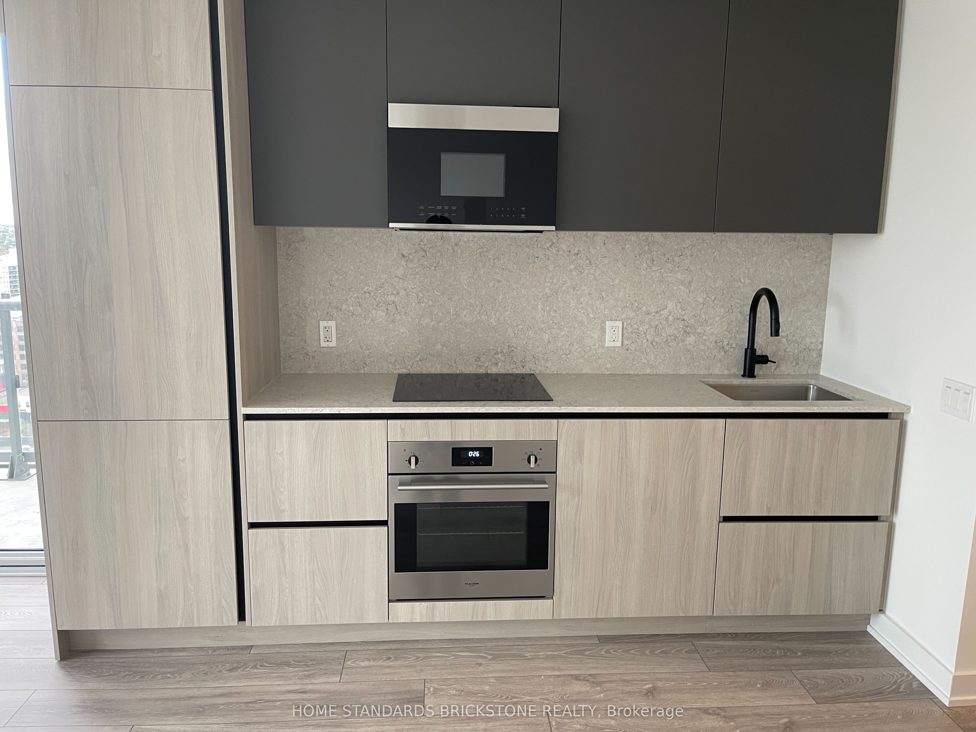 108 Peter Street 2011, Toronto, ON M5V 0W2 photo 3