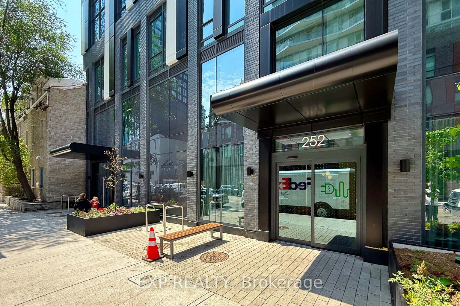 252 Church Street 5012, Toronto, ON M5B 0E6 photo 2