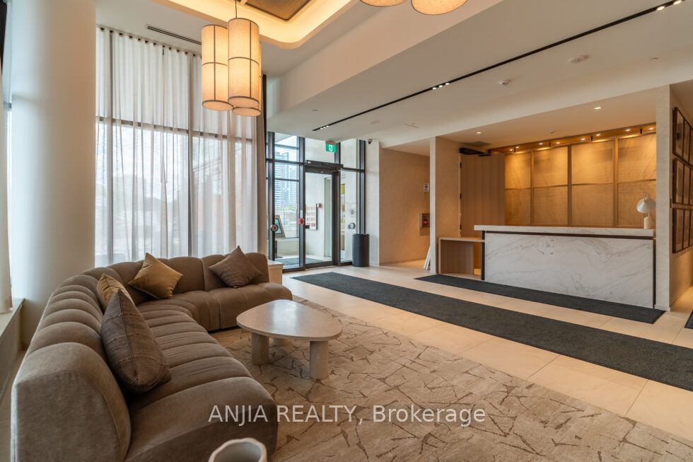 10 OAK Street 2501, Toronto, ON M5A 0Z1