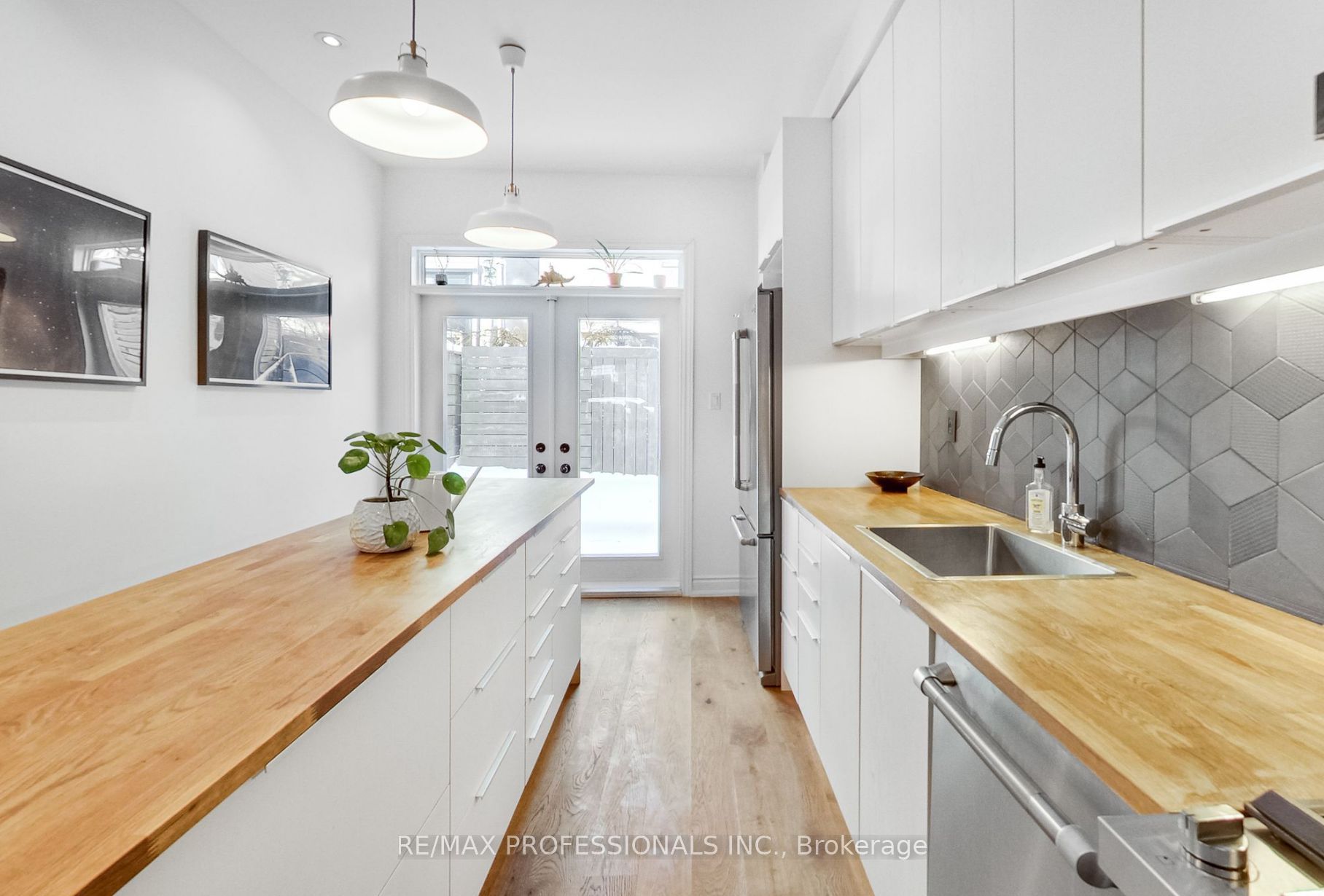 141 Claremont Street E Main & Lower, Toronto, ON M6J 2M7