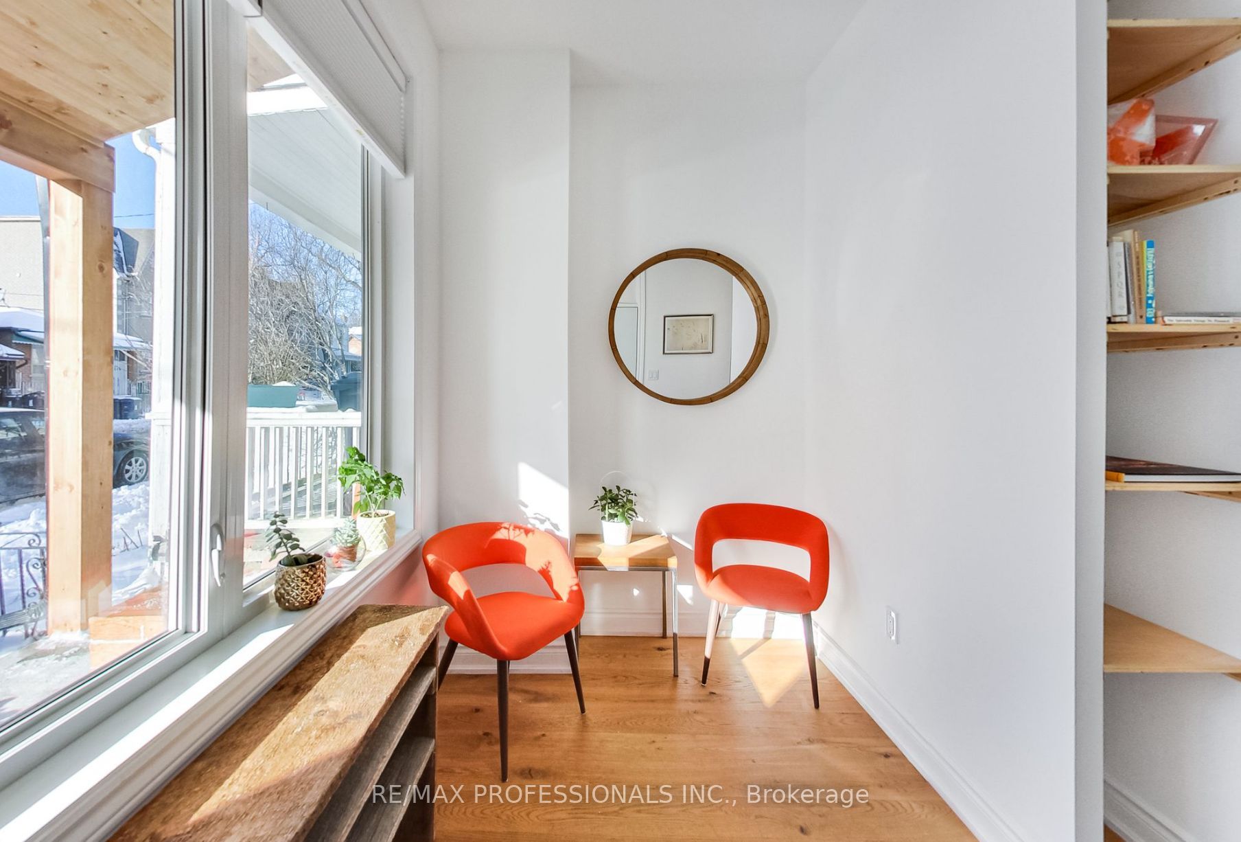 141 Claremont Street E Main & Lower, Toronto, ON M6J 2M7 photo 2