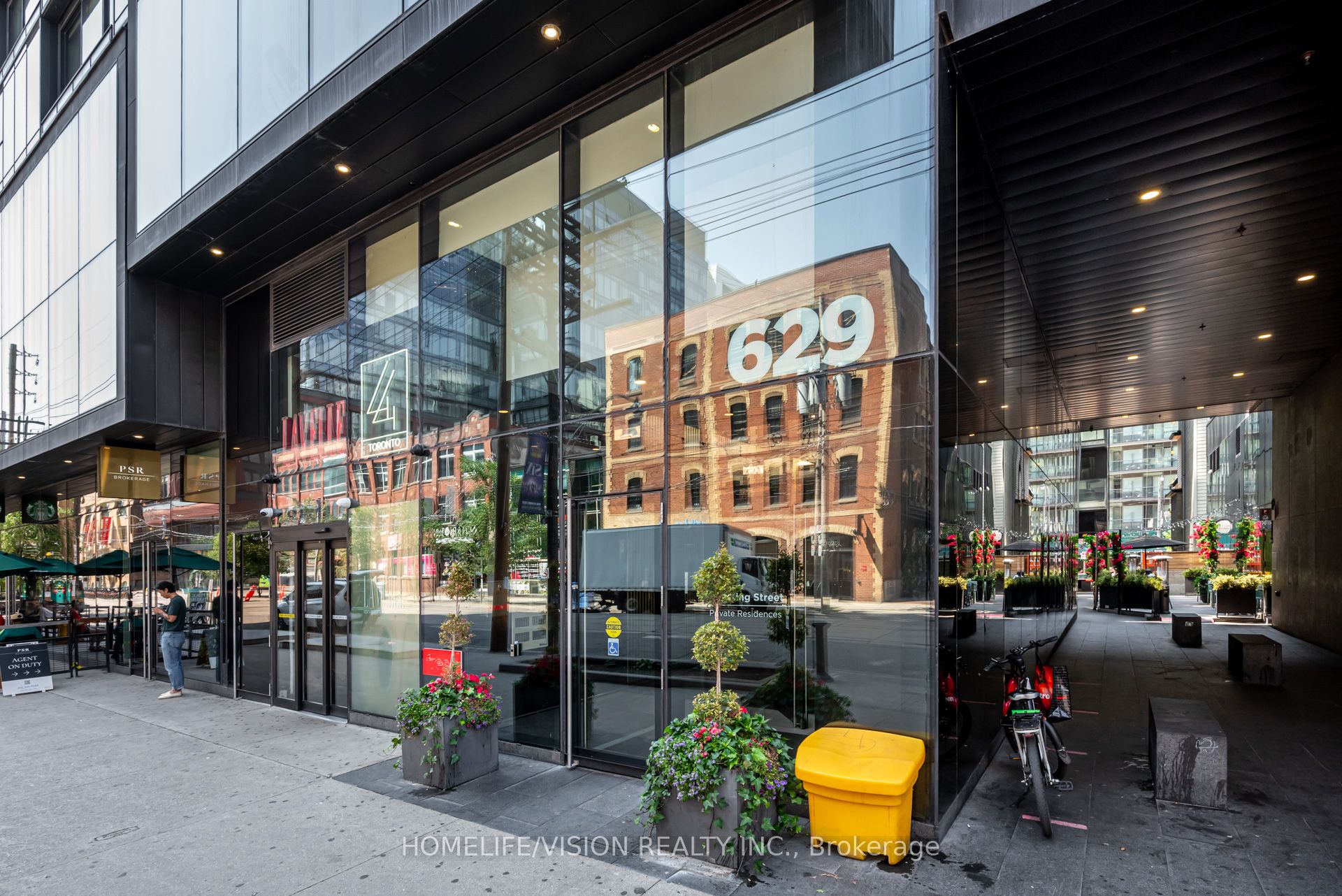 629 KING Street W PH 1415, Toronto, ON M5V 0G9 photo 2