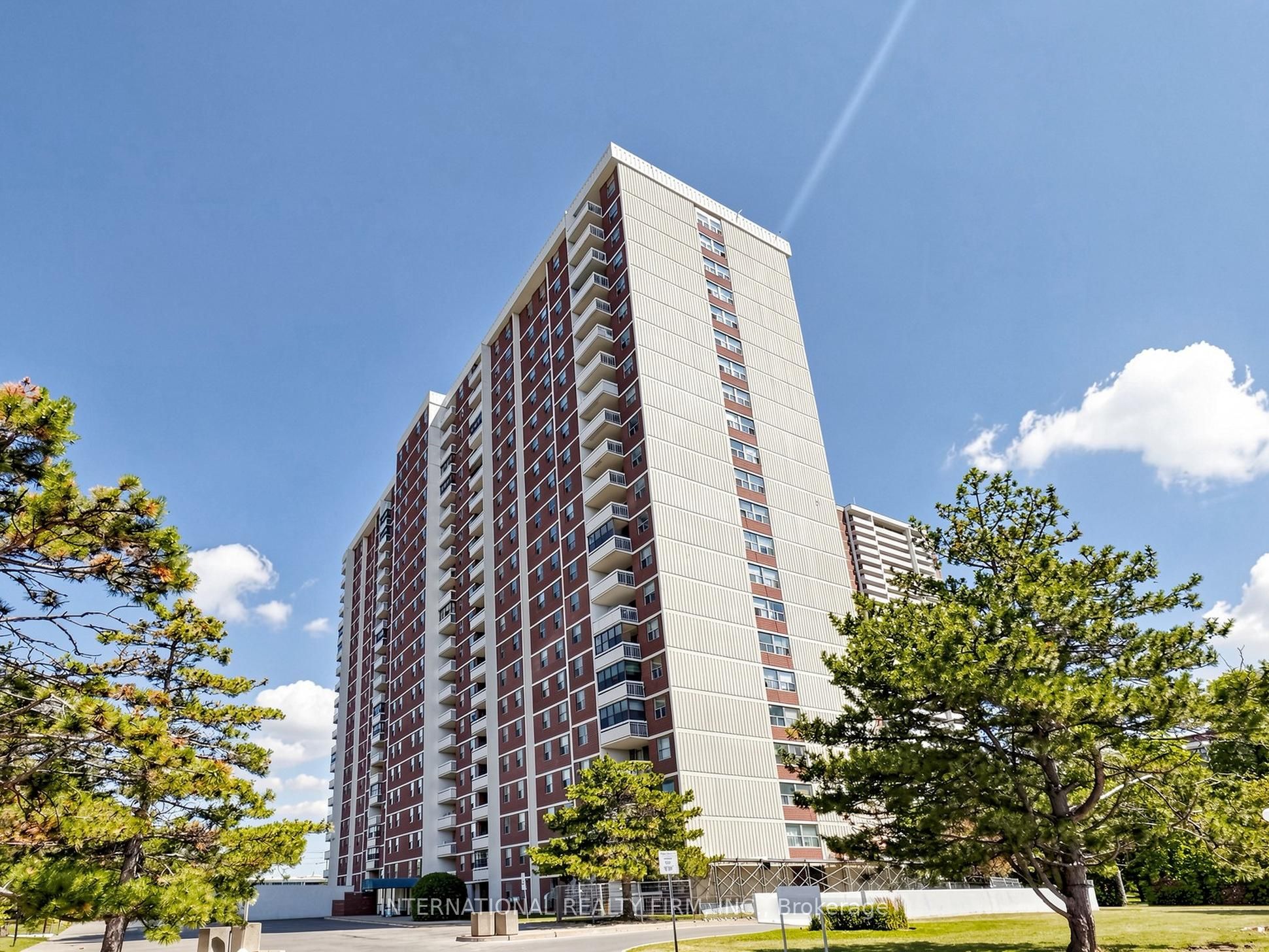 205 Hilda Avenue 1812, Toronto, ON M2M 4B1 photo 2