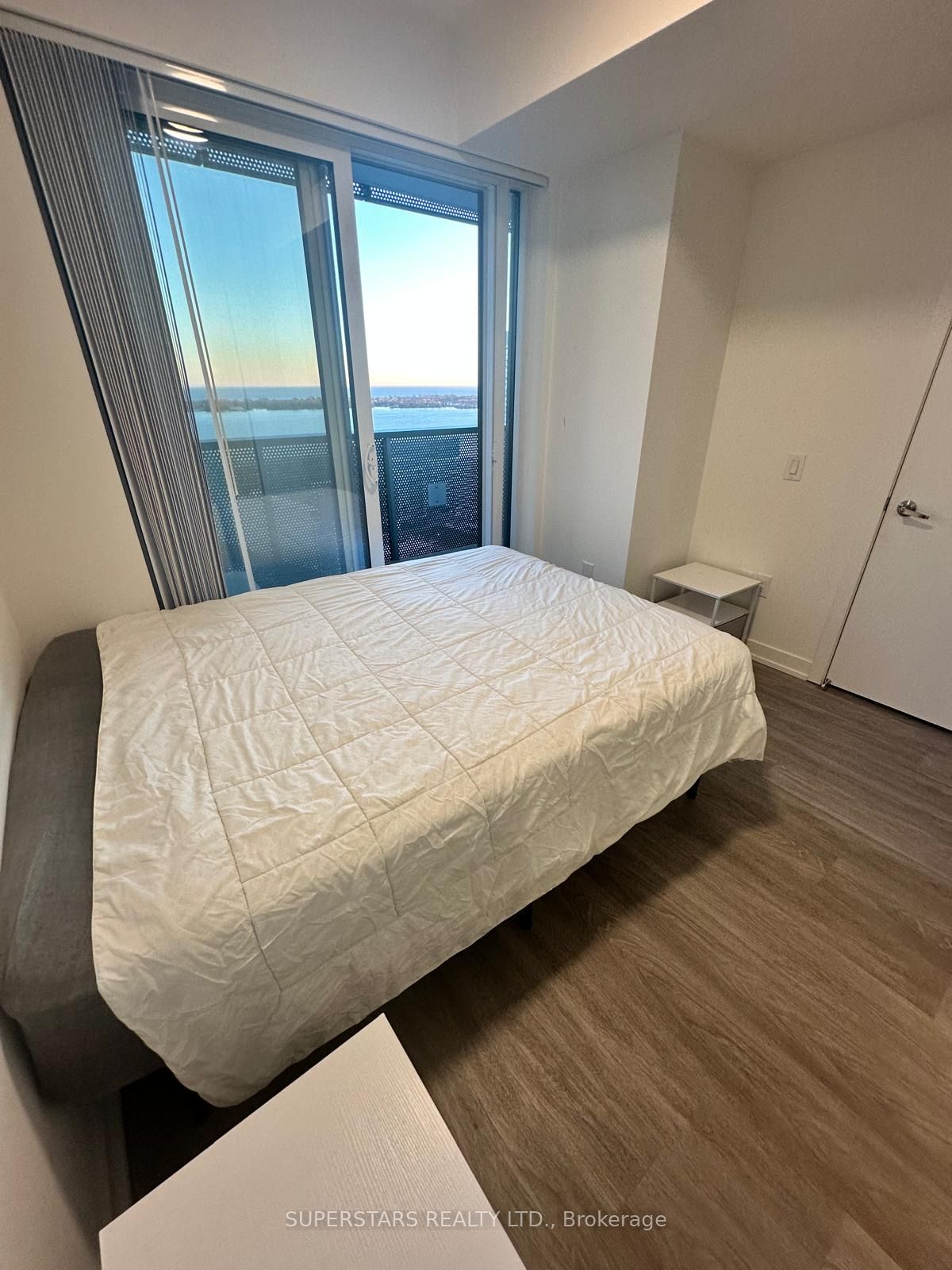 55 Cooper Street 3111 MASTERBED, Toronto, ON M5E 0G1 photo 5