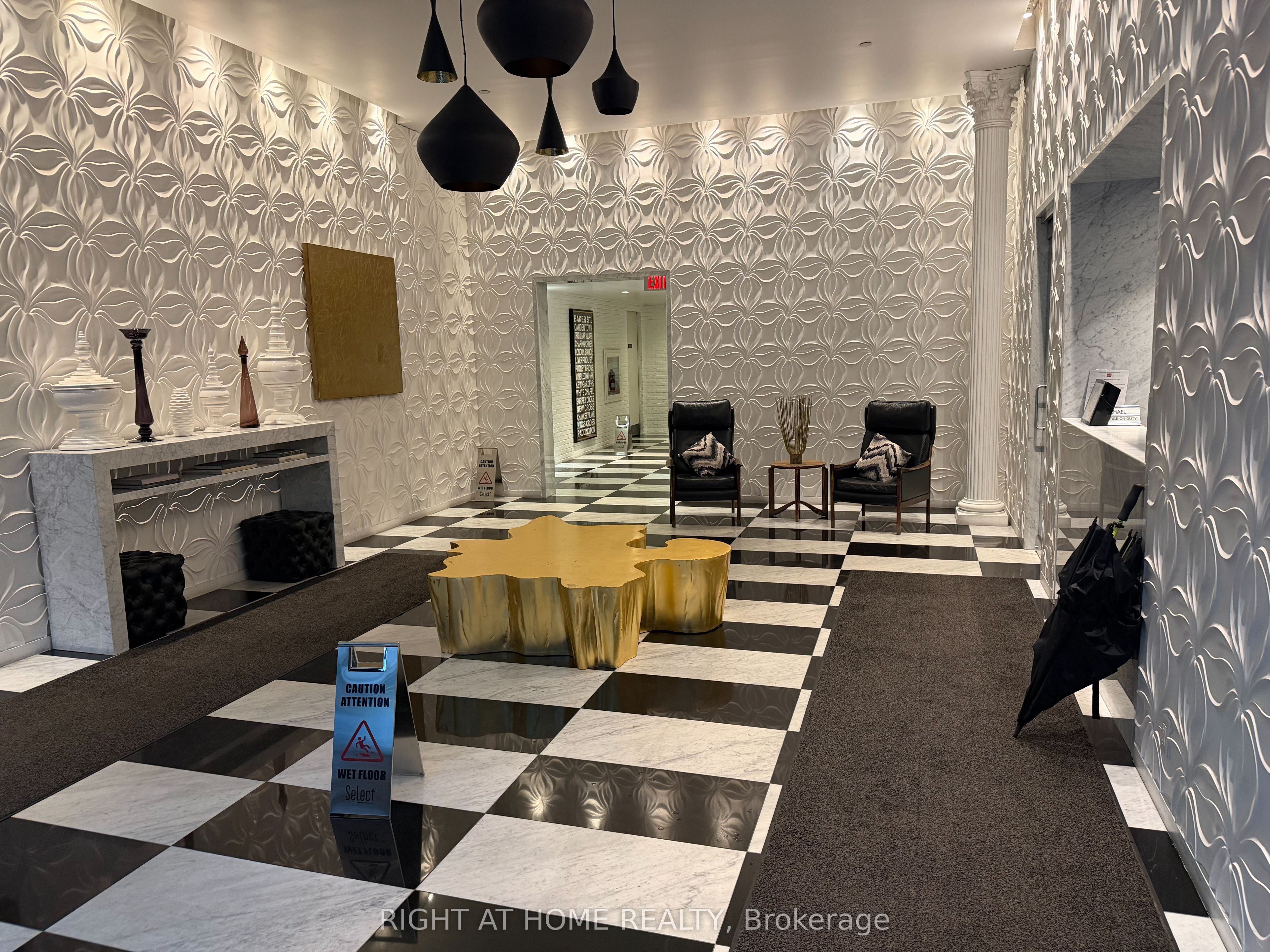 1 Scott Street 1410, Toronto, ON M5E 1A1 photo 2