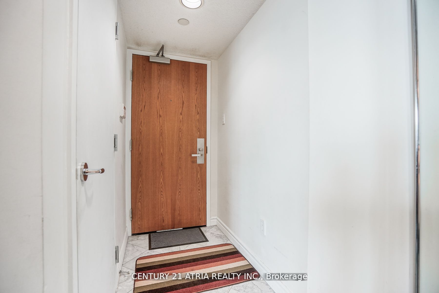 38 Elm Street 3309, Toronto, ON M5G 2K5 photo 3