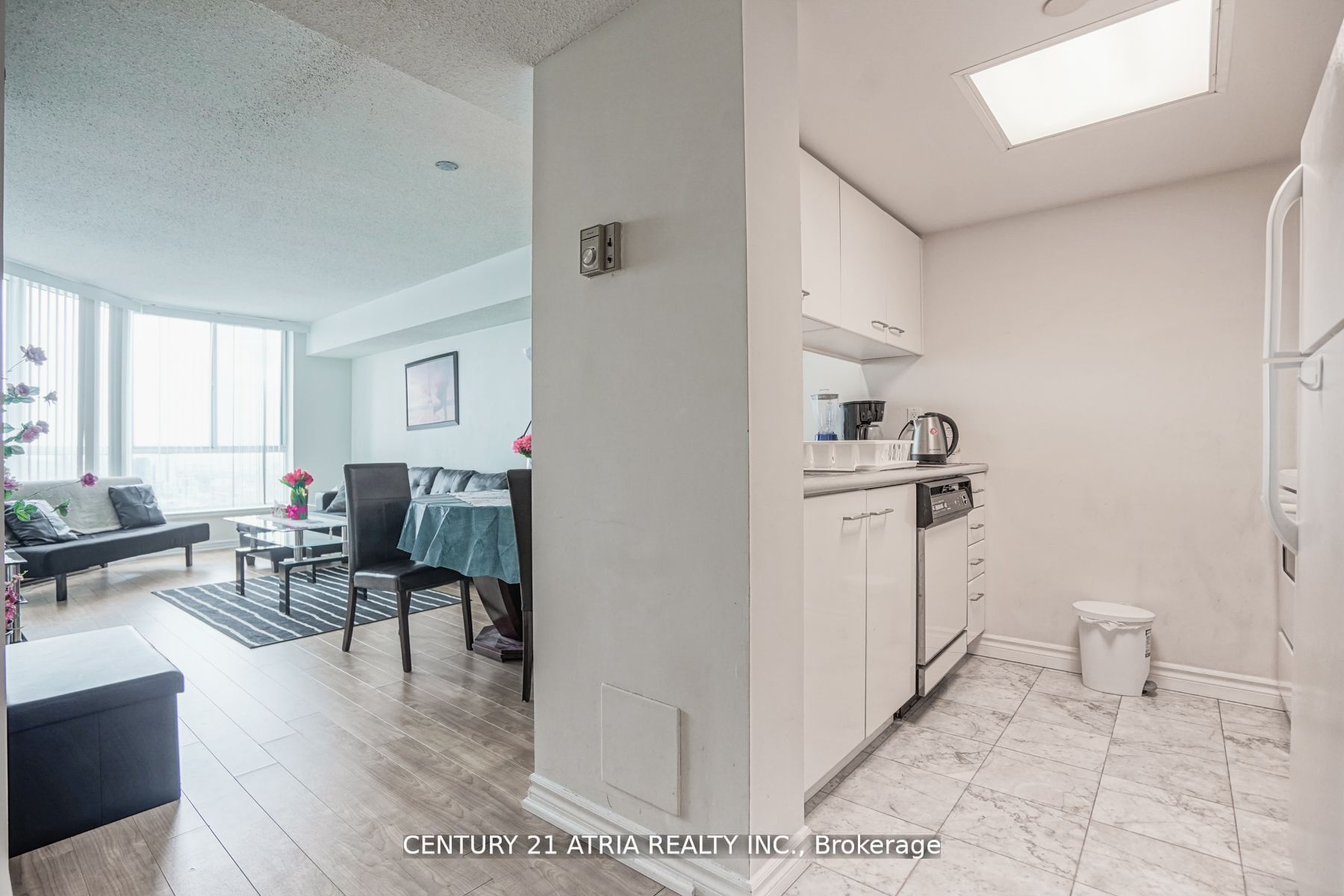 38 Elm Street 3309, Toronto, ON M5G 2K5 photo 4