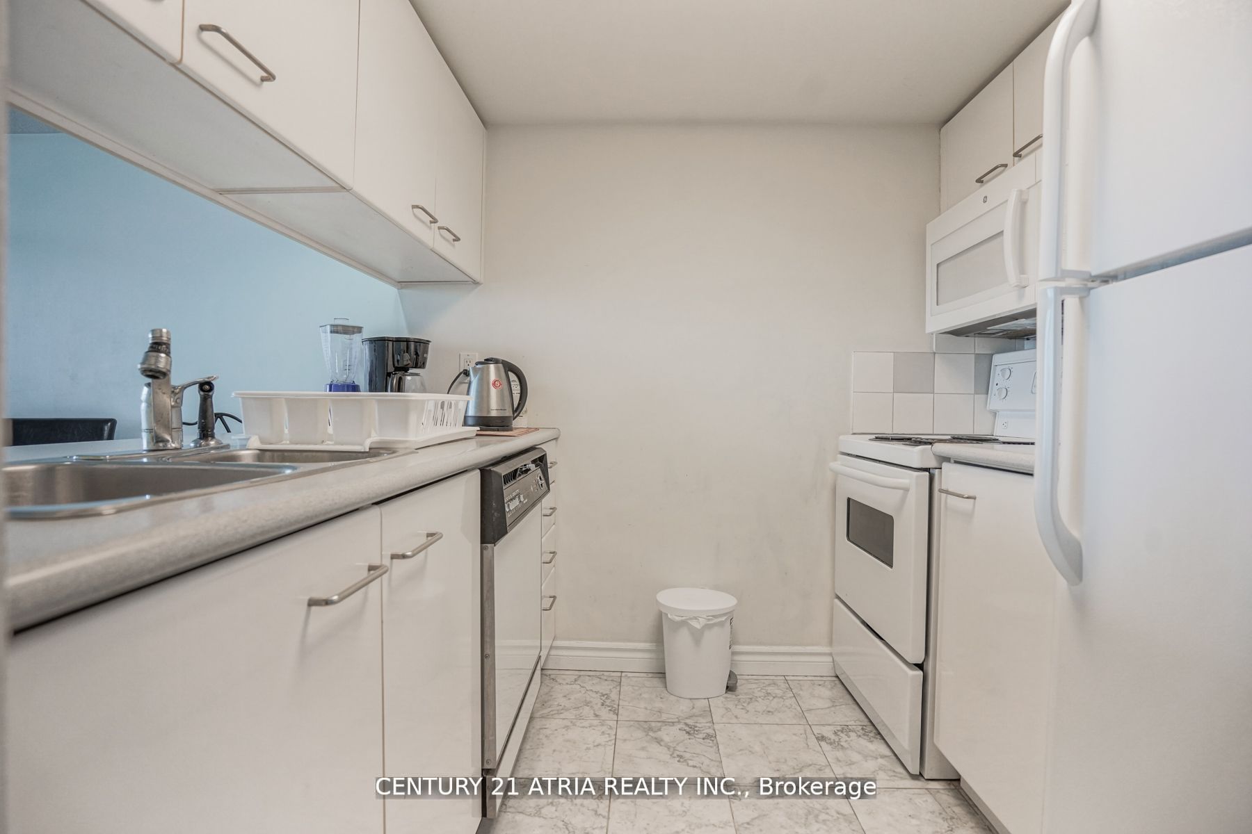 38 Elm Street 3309, Toronto, ON M5G 2K5 photo 5