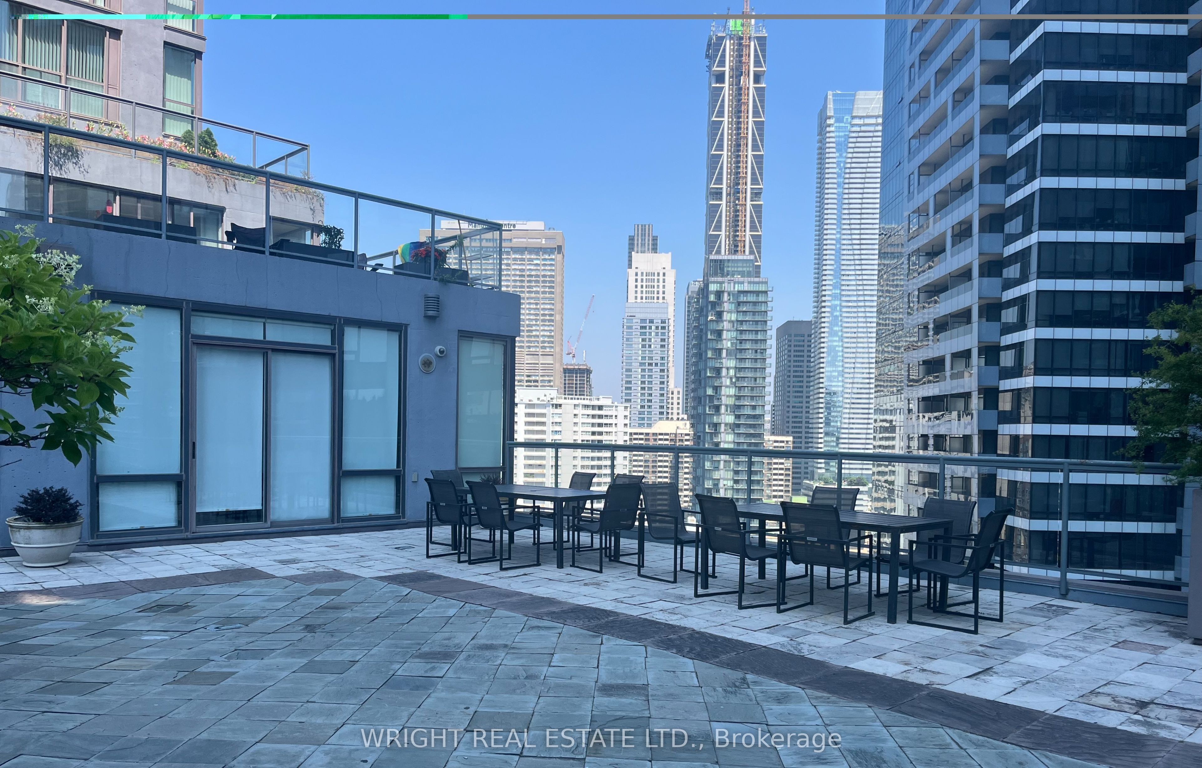 24 Wellesley Street W, Toronto, ON M4Y 2X6