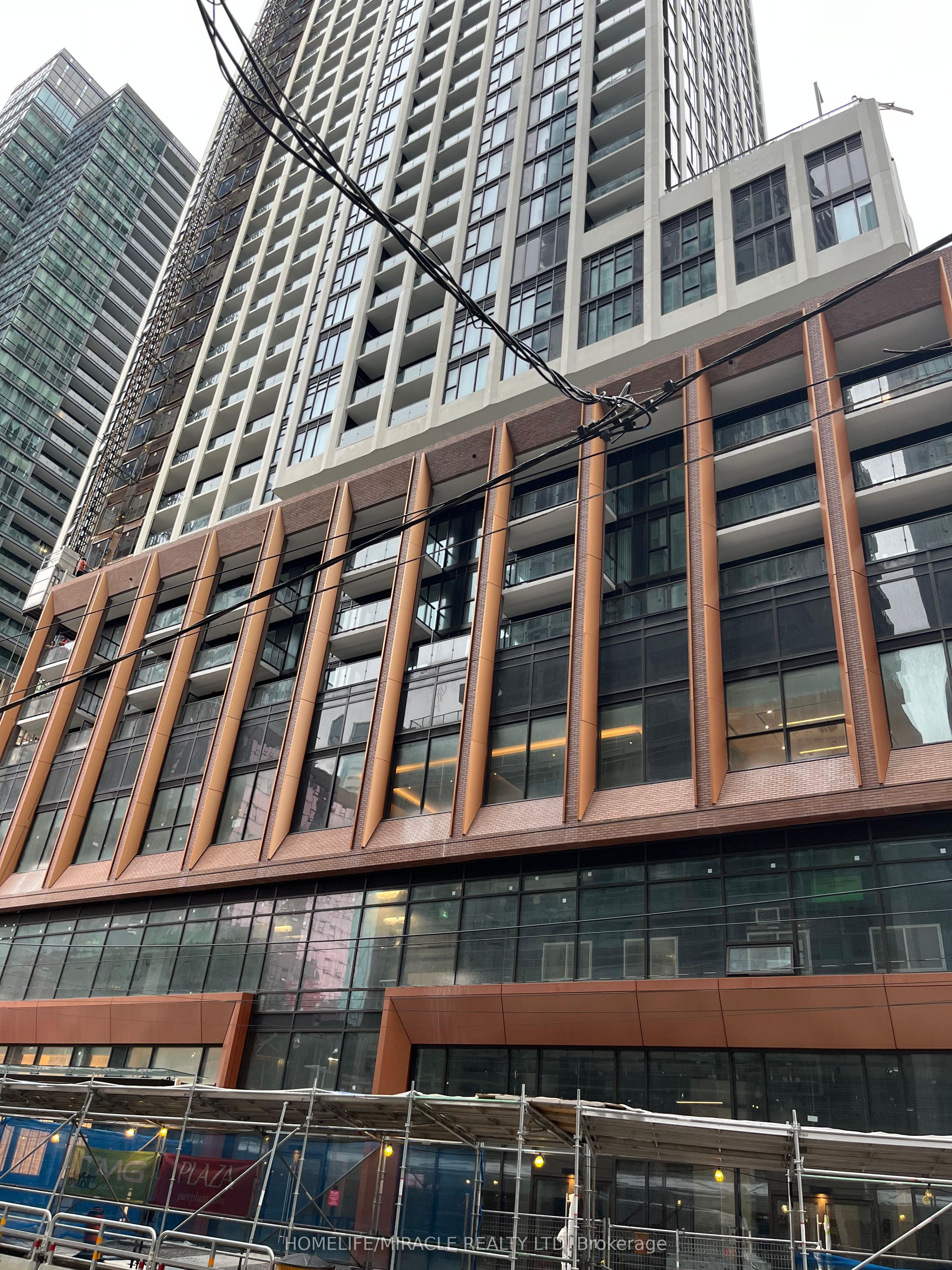 400 King Street 1801, Toronto, ON M5V 1K2 photo 2