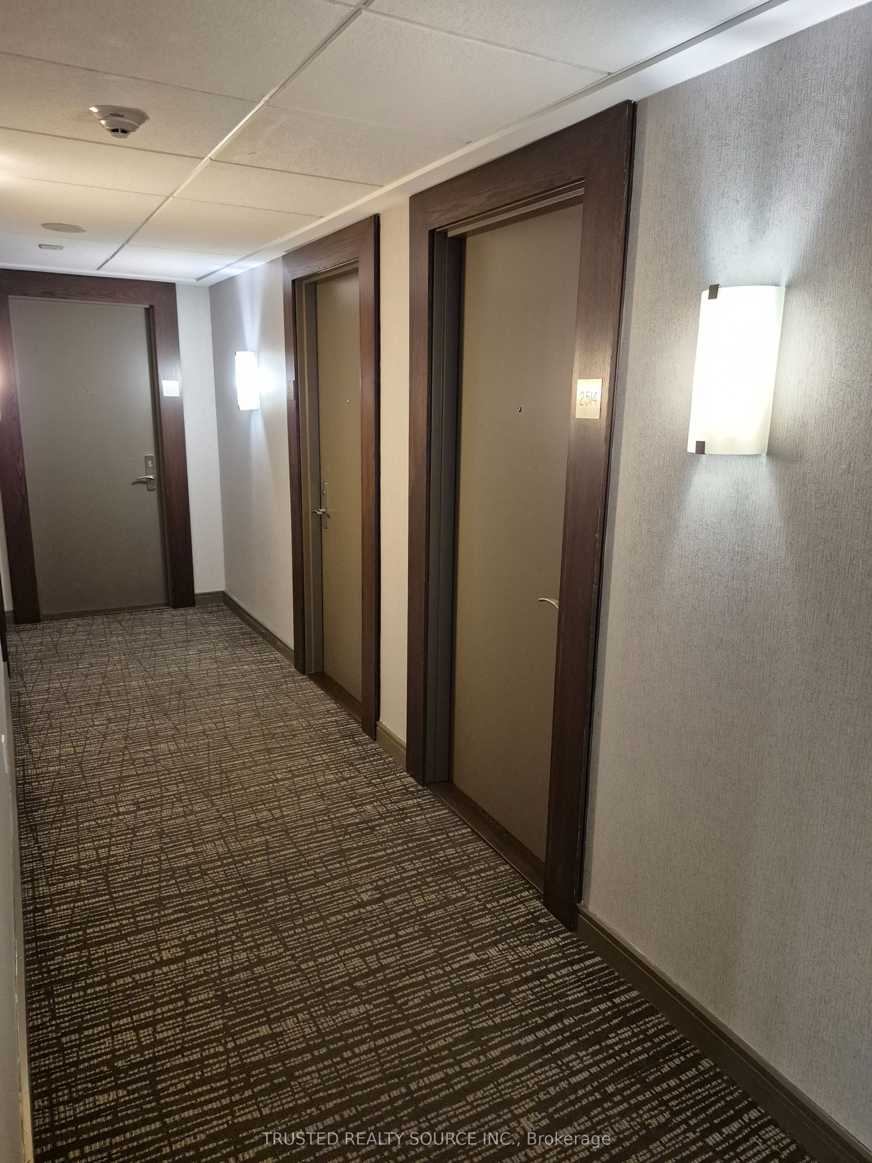 761 Bay Street 2514, Toronto, ON M5G 2R2 photo 3