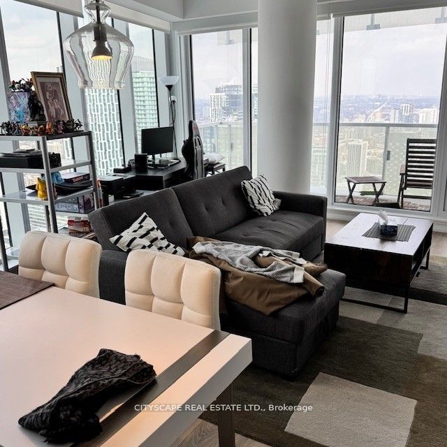 197 Yonge Street 4402, Toronto, ON M5B 0C1 photo 4