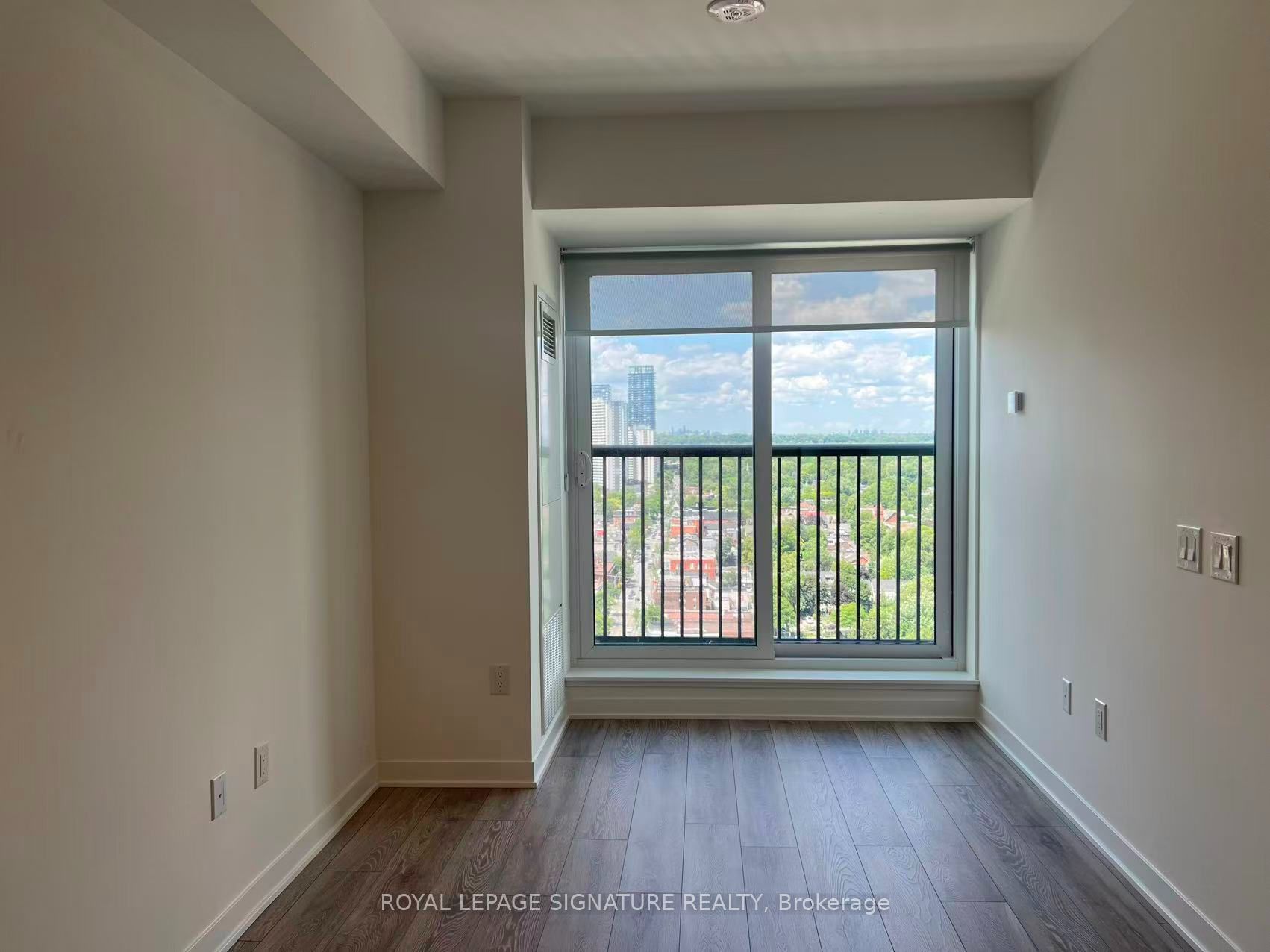 10 Oak Street 2209, Toronto, ON M5A 0Z1 photo 2