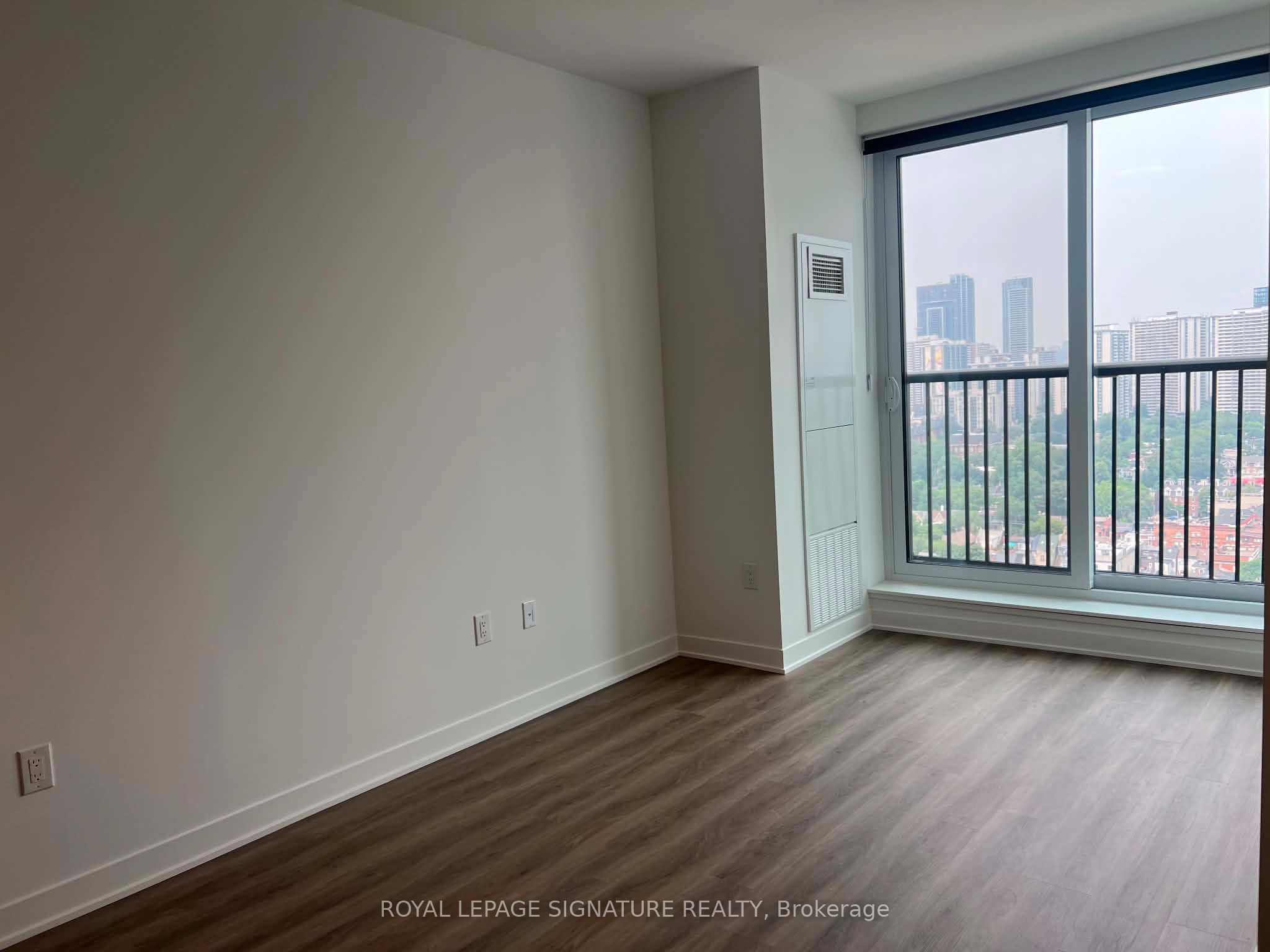 10 Oak Street 2209, Toronto, ON M5A 0Z1 photo 3