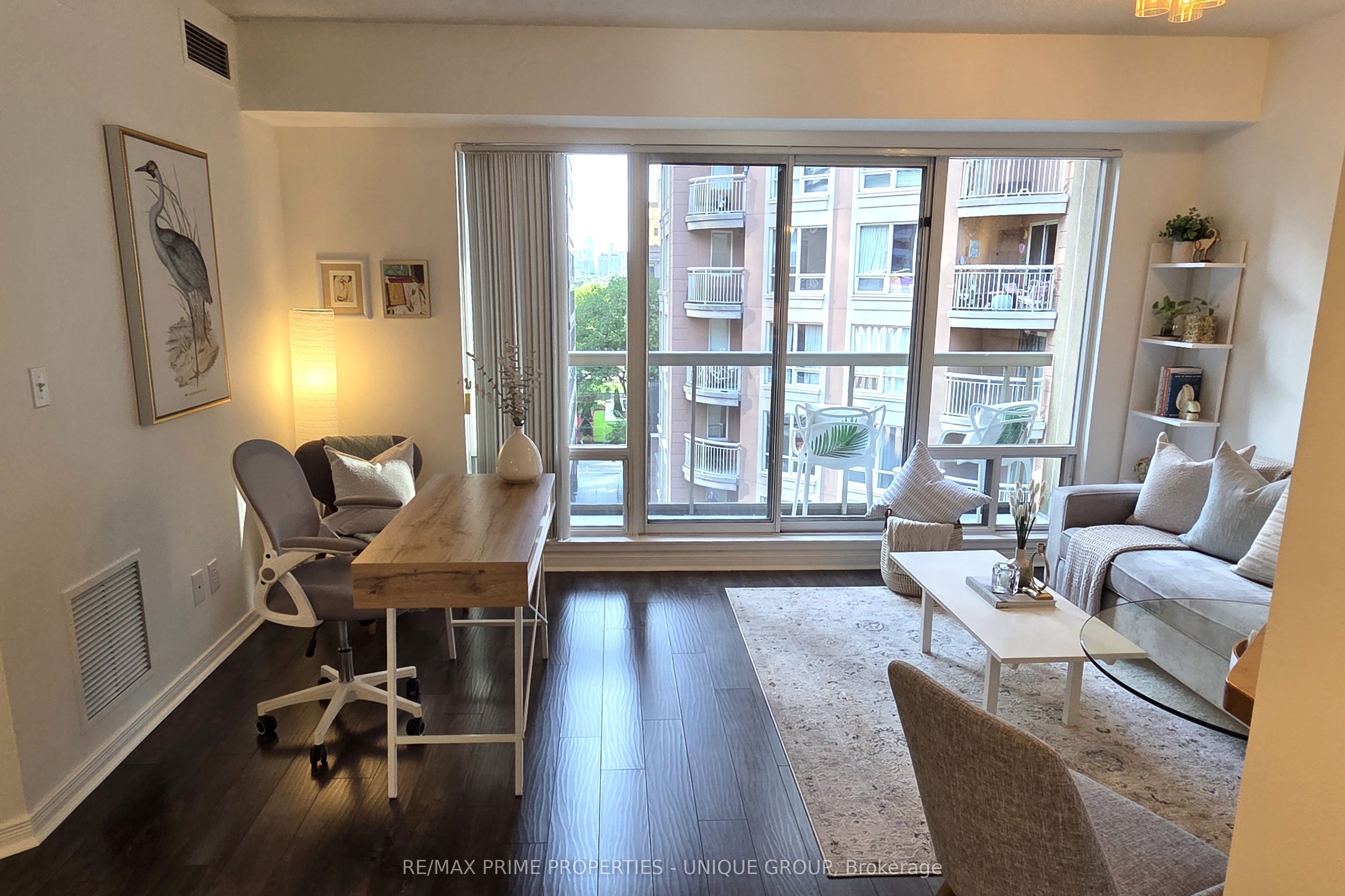 99 Hayden Street 1005, Toronto, ON M4Y 3B4 photo 3