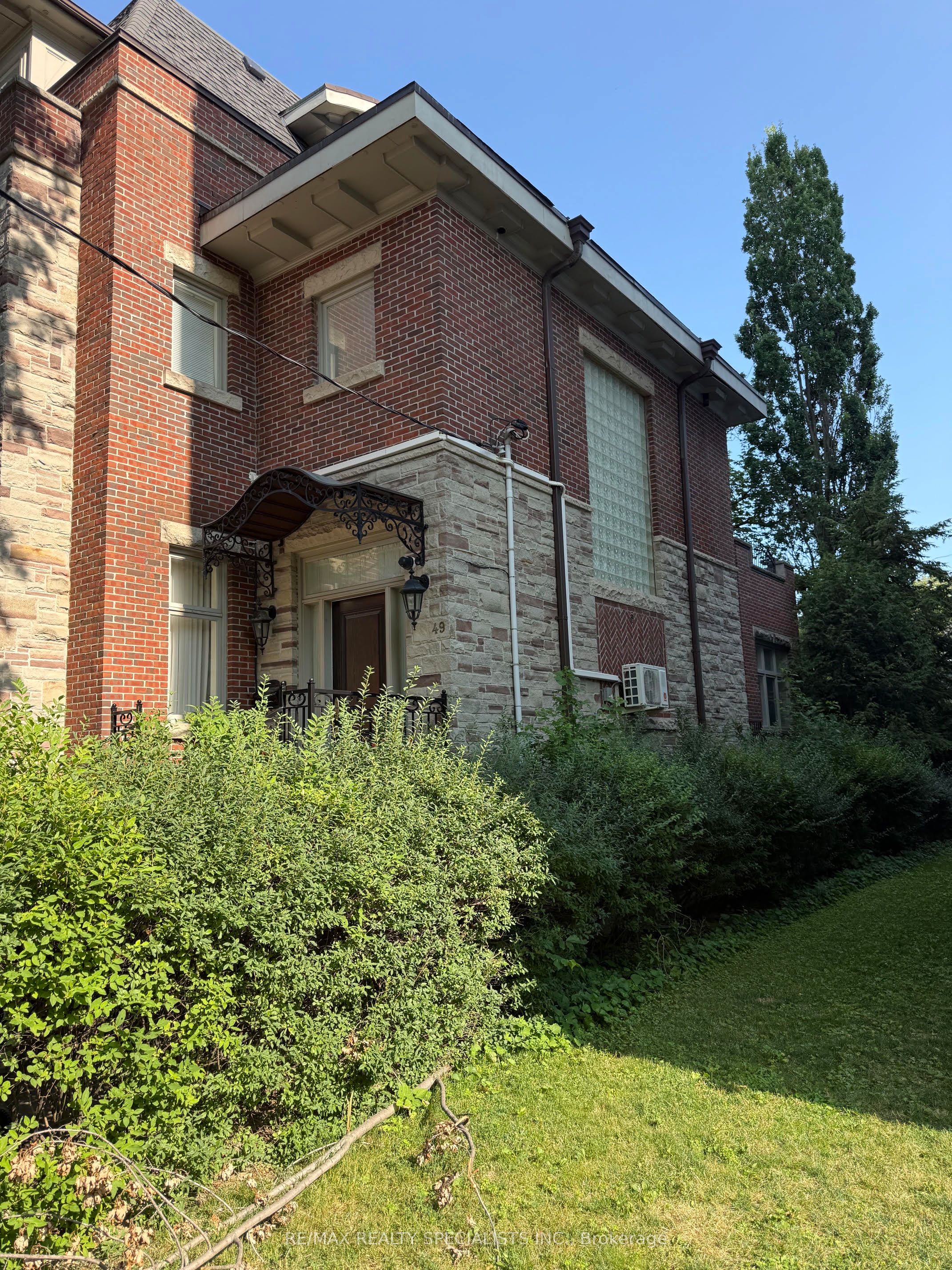 49 MONTCLAIR Avenue, Toronto, ON M5P 1P5 photo 2