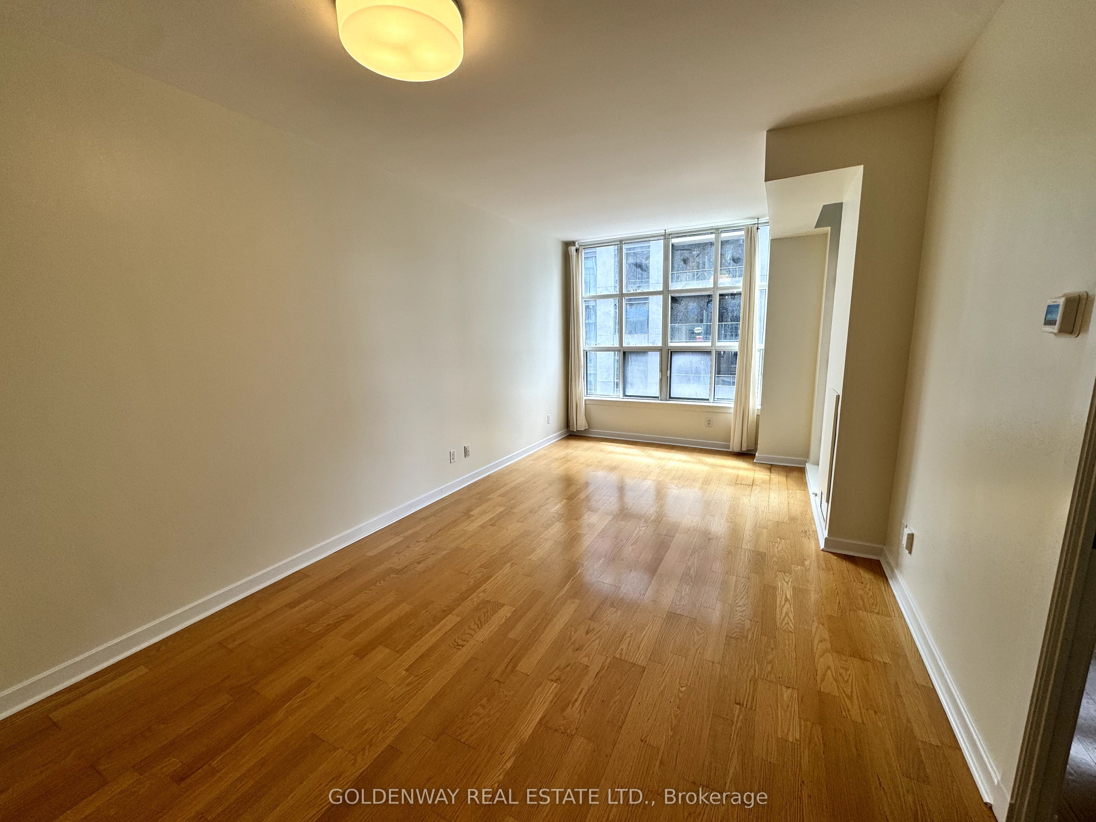 438 Richmond Street W 921, Toronto, ON M5V 3S6 photo 3