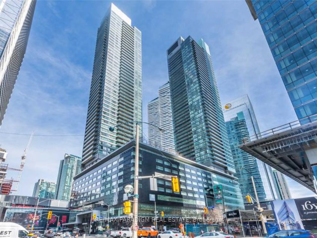 65 Bremner Boulevard 1702, Toronto, ON M5J 0A7
