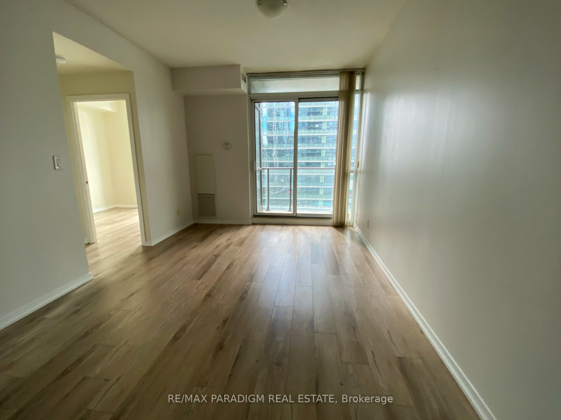 65 Bremner Boulevard 1702, Toronto, ON M5J 0A7 photo 3