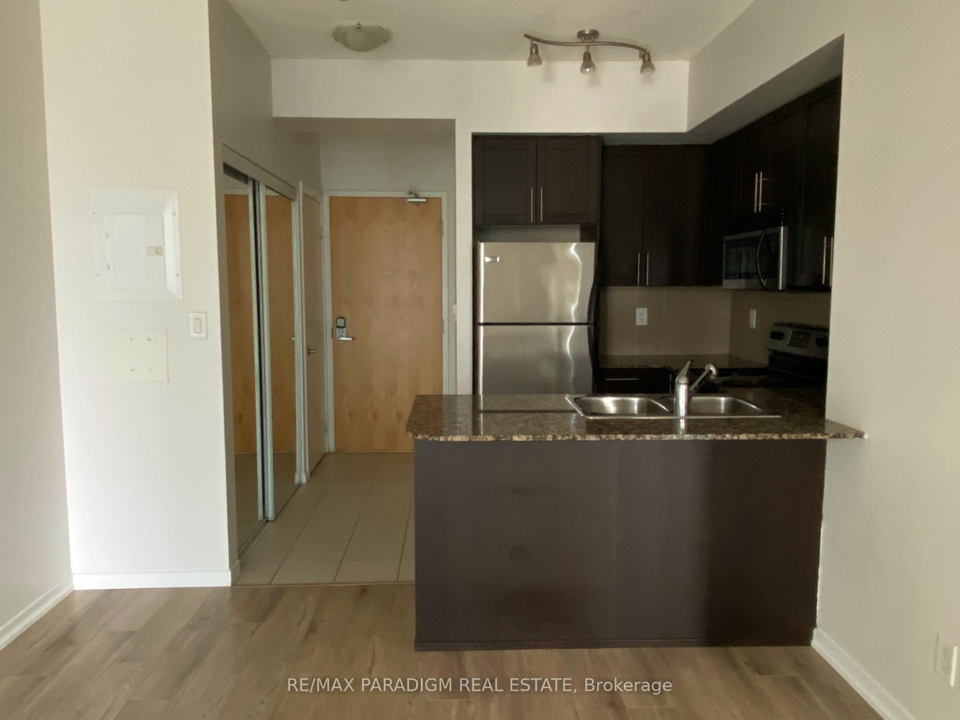 65 Bremner Boulevard 1702, Toronto, ON M5J 0A7 photo 5