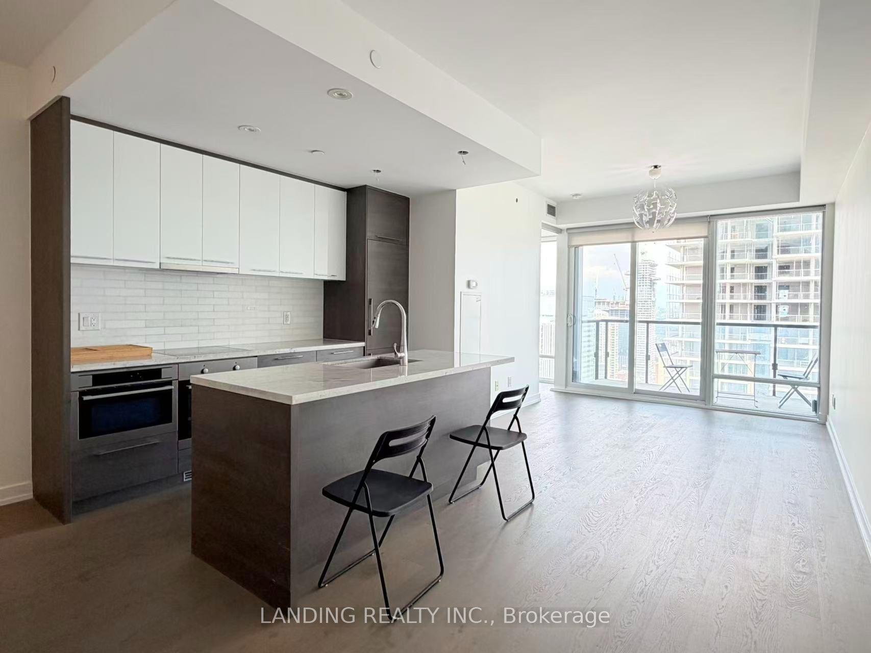 488 University Avenue 2603, Toronto, ON M5G 0C1 photo 2