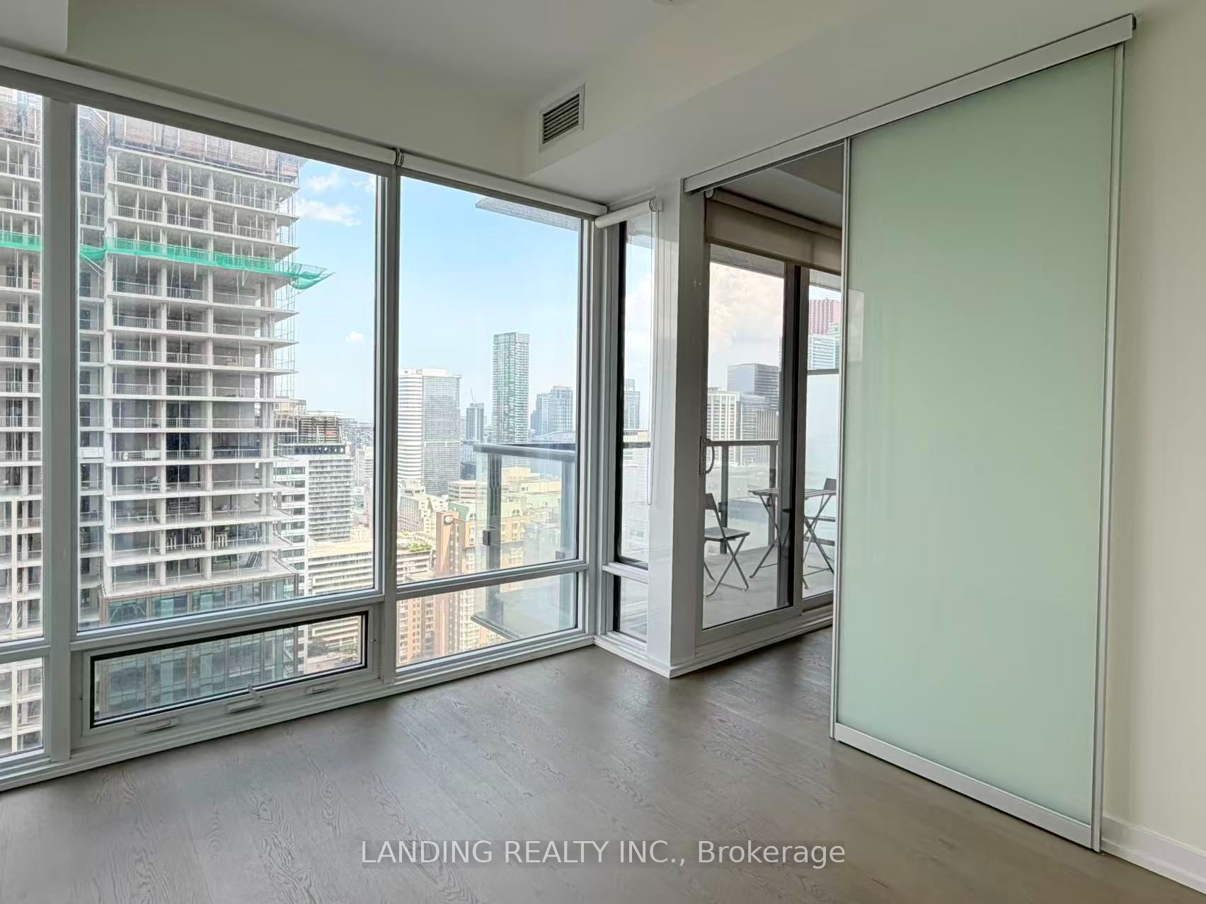 488 University Avenue 2603, Toronto, ON M5G 0C1 photo 5