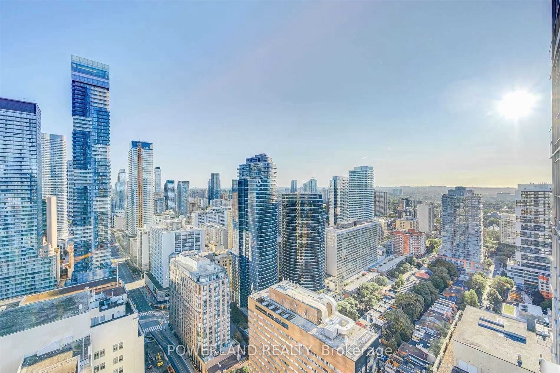 386 Yonge Street 3401, Toronto, ON M5B 0A5 photo 2