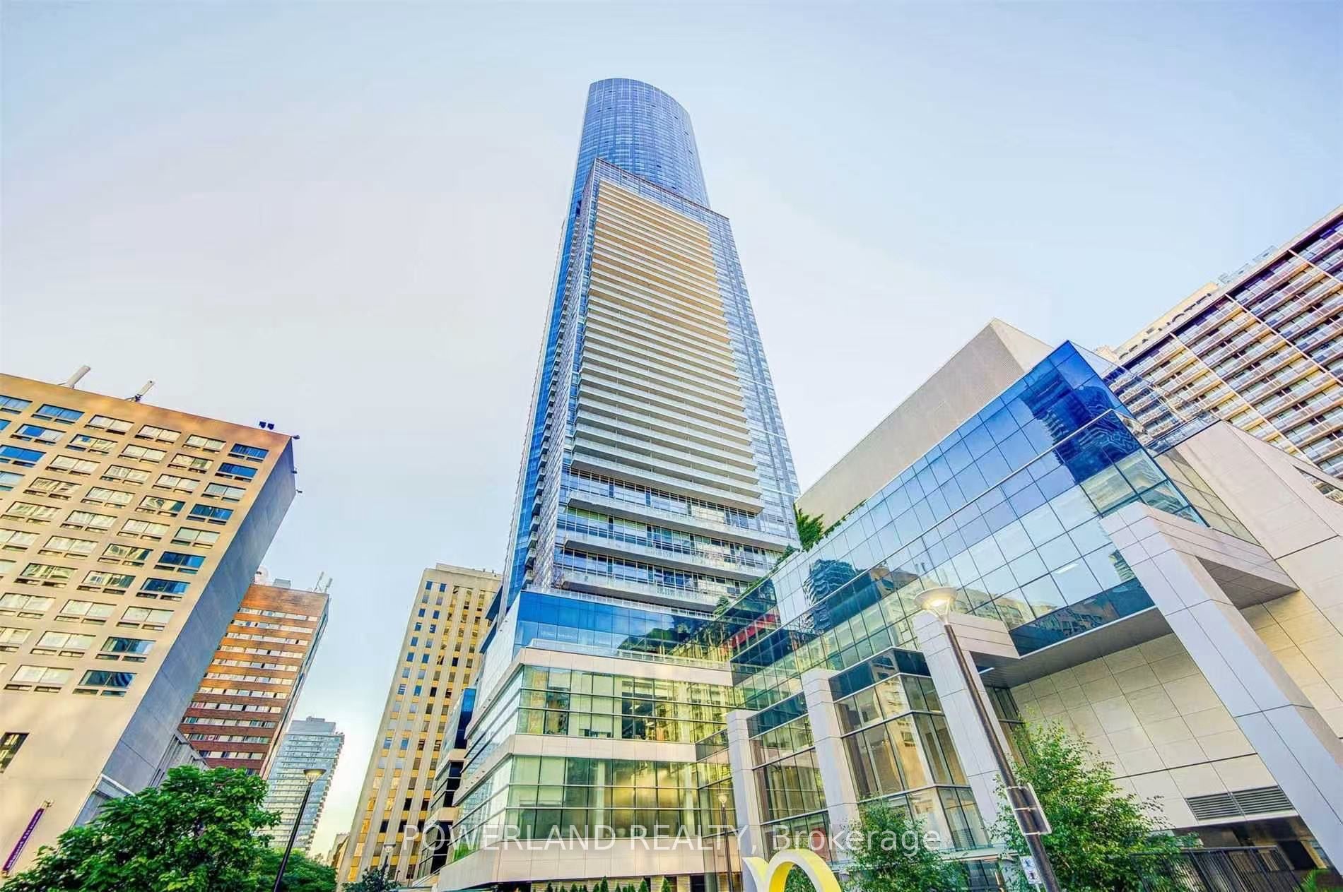 386 Yonge Street 3401, Toronto, ON M5B 0A5 photo 3