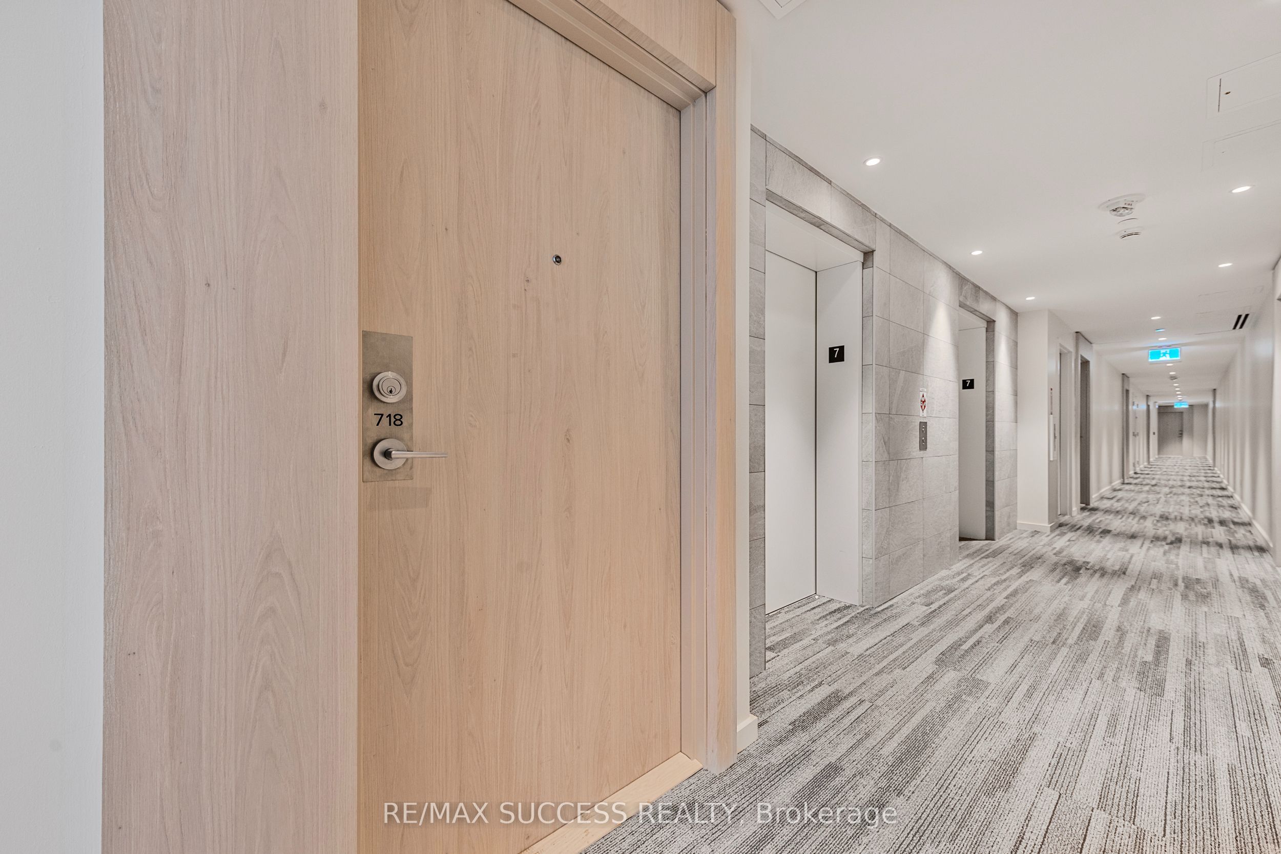 181 Sheppard Avenue E 718, Toronto, ON M2N 3A6 photo 3