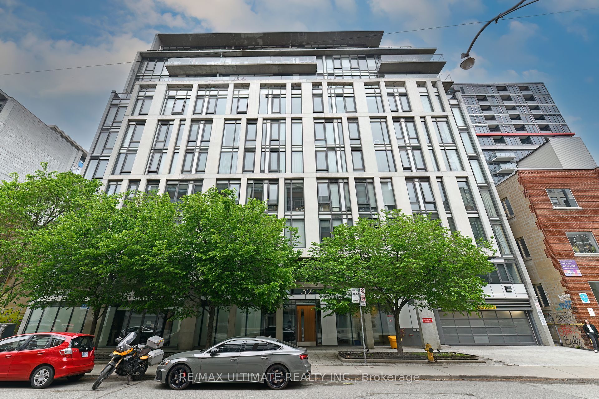 32 Camden Street 701, Toronto, ON M5V 0G4
