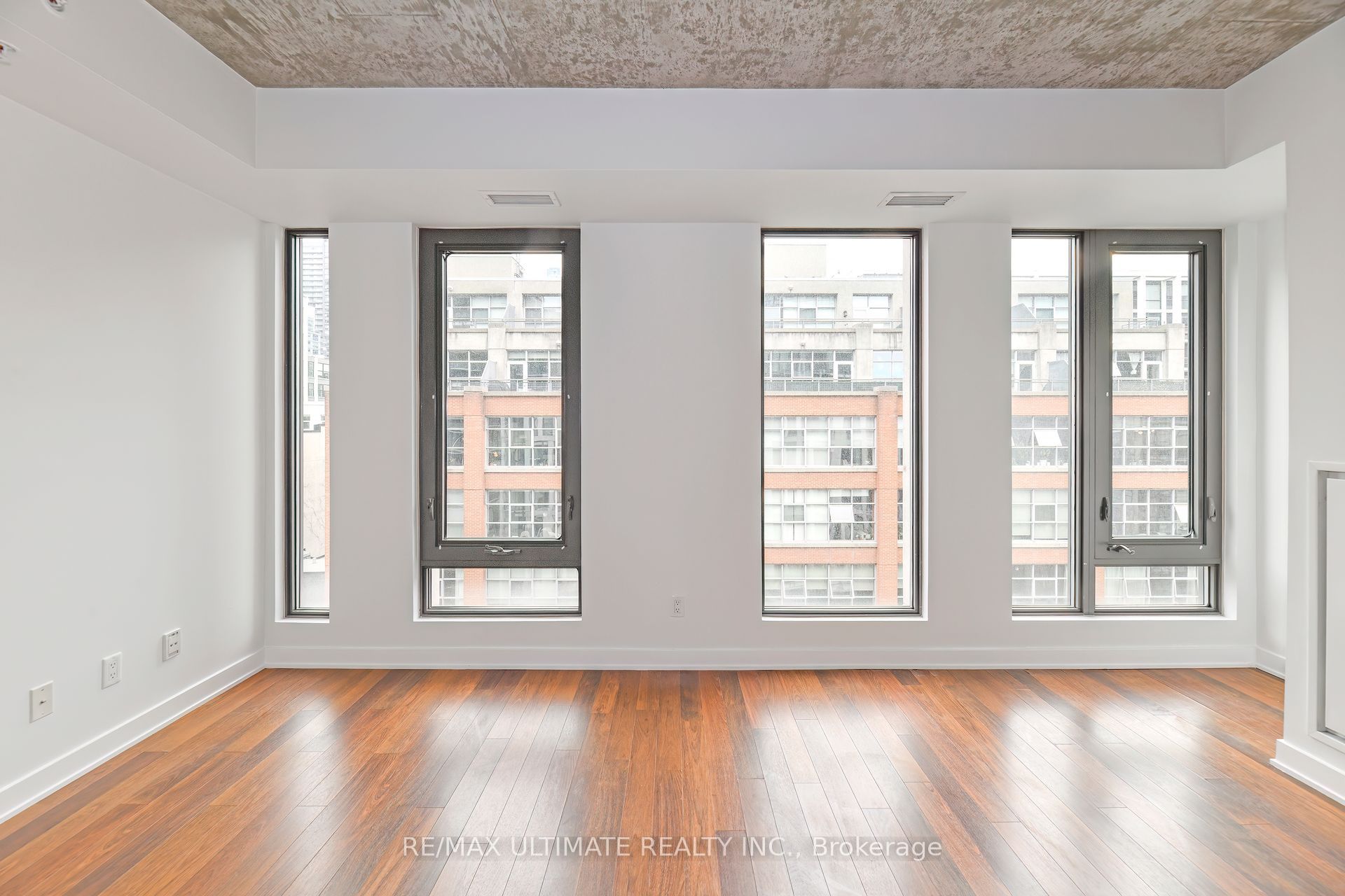 32 Camden Street 701, Toronto, ON M5V 0G4 photo 3