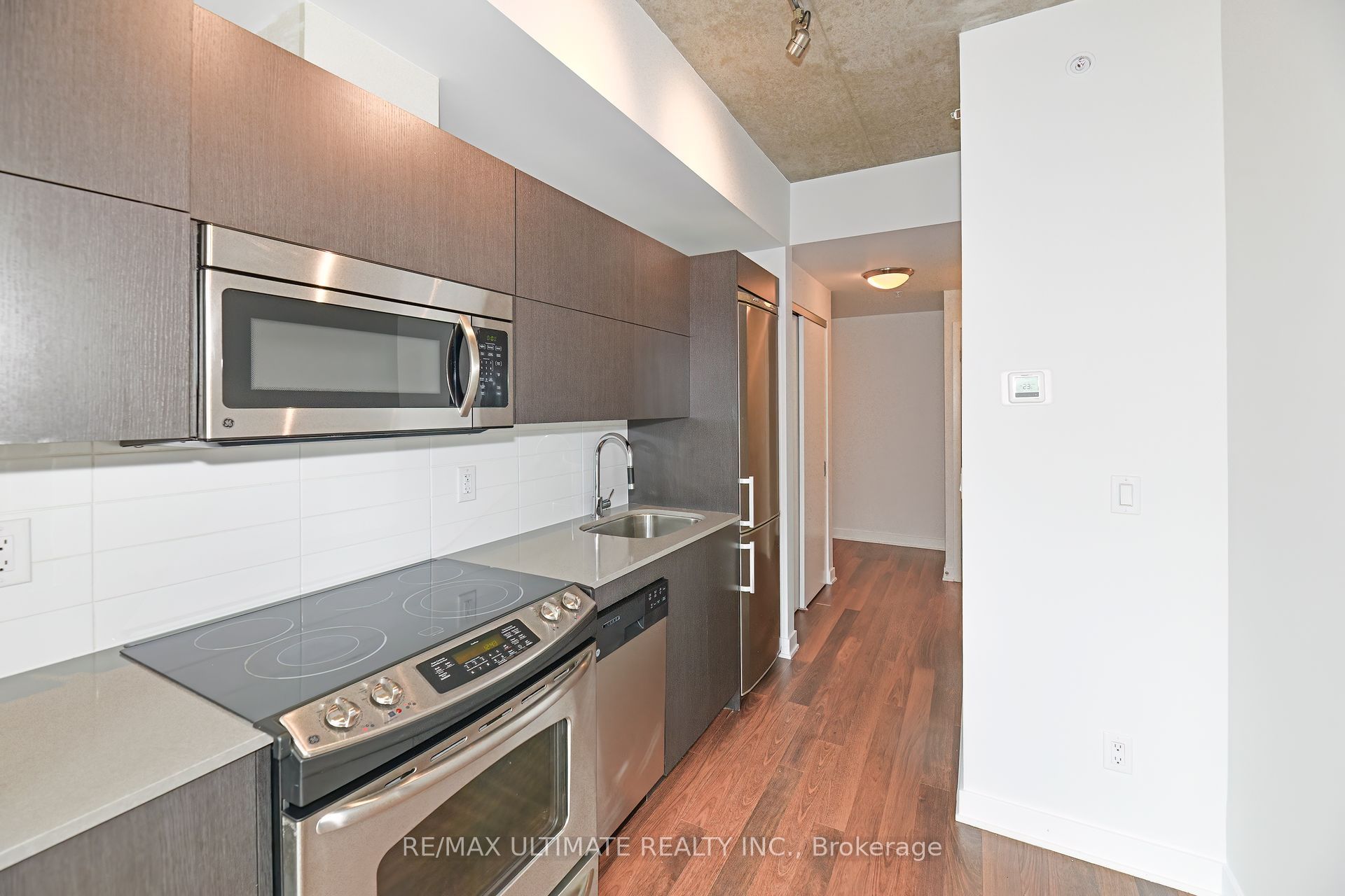 32 Camden Street 701, Toronto, ON M5V 0G4 photo 5
